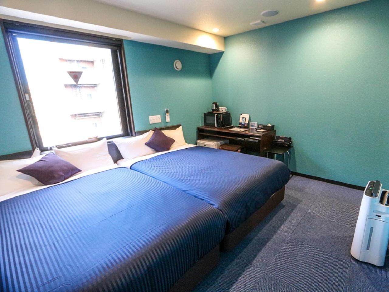 Twin Room - Smoking - Photo 3