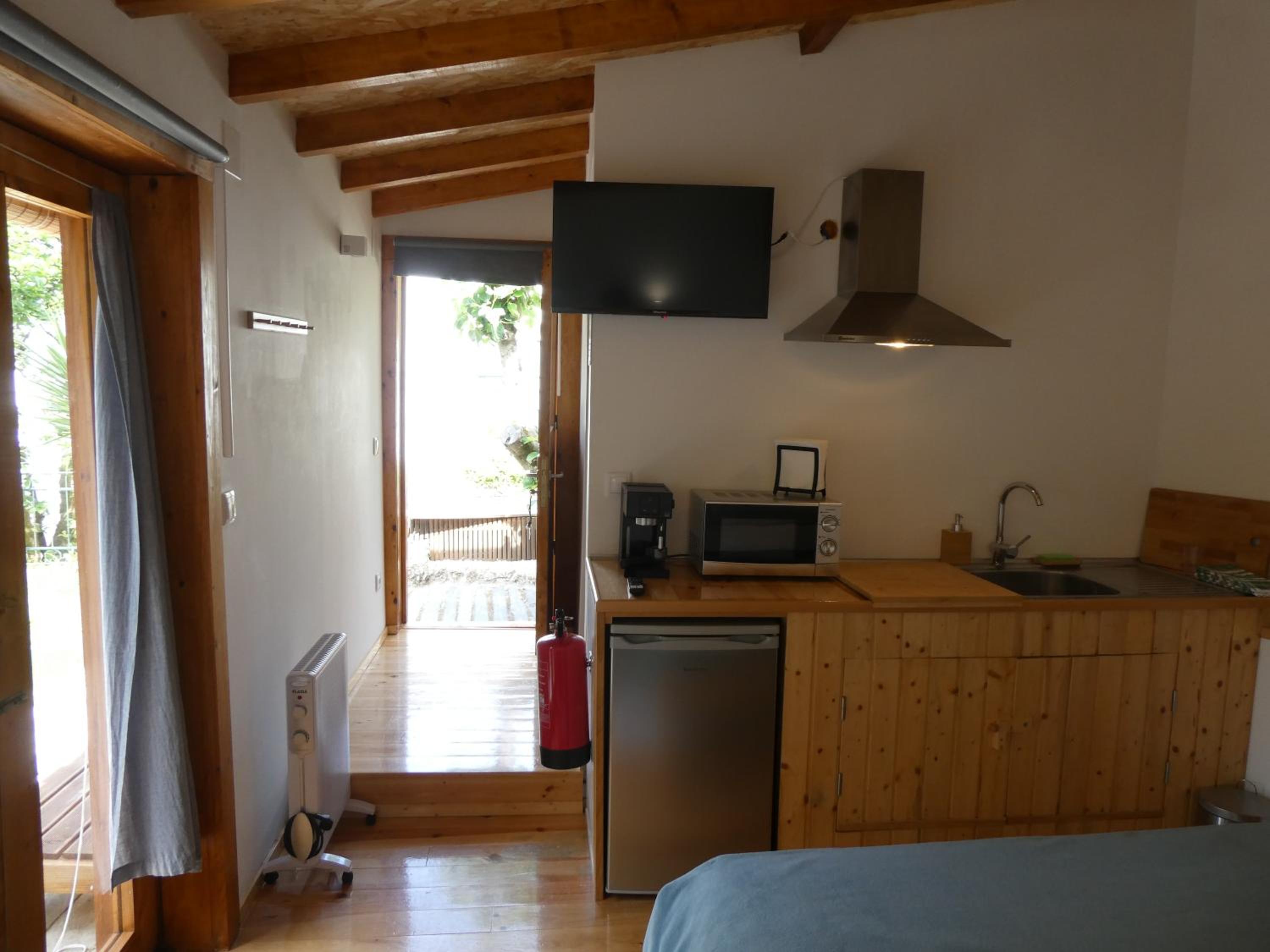 Deluxe Bungalow - Photo 7