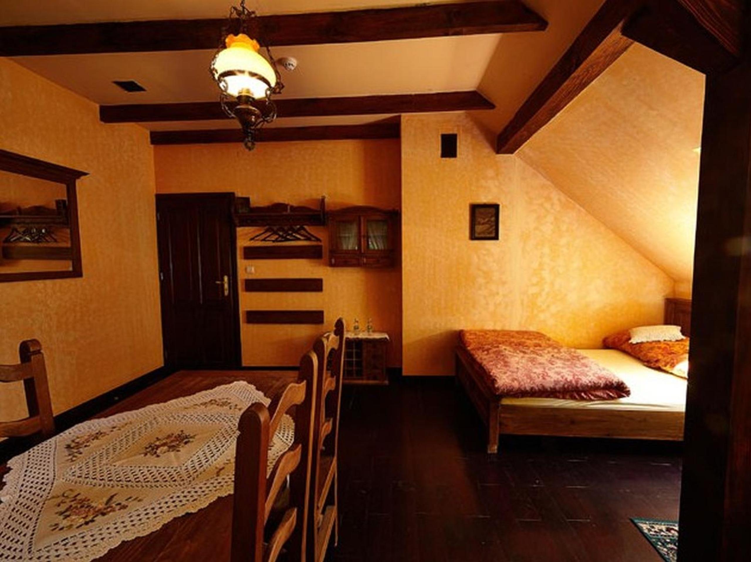 Triple Room with Private Bathroom - Photo 4