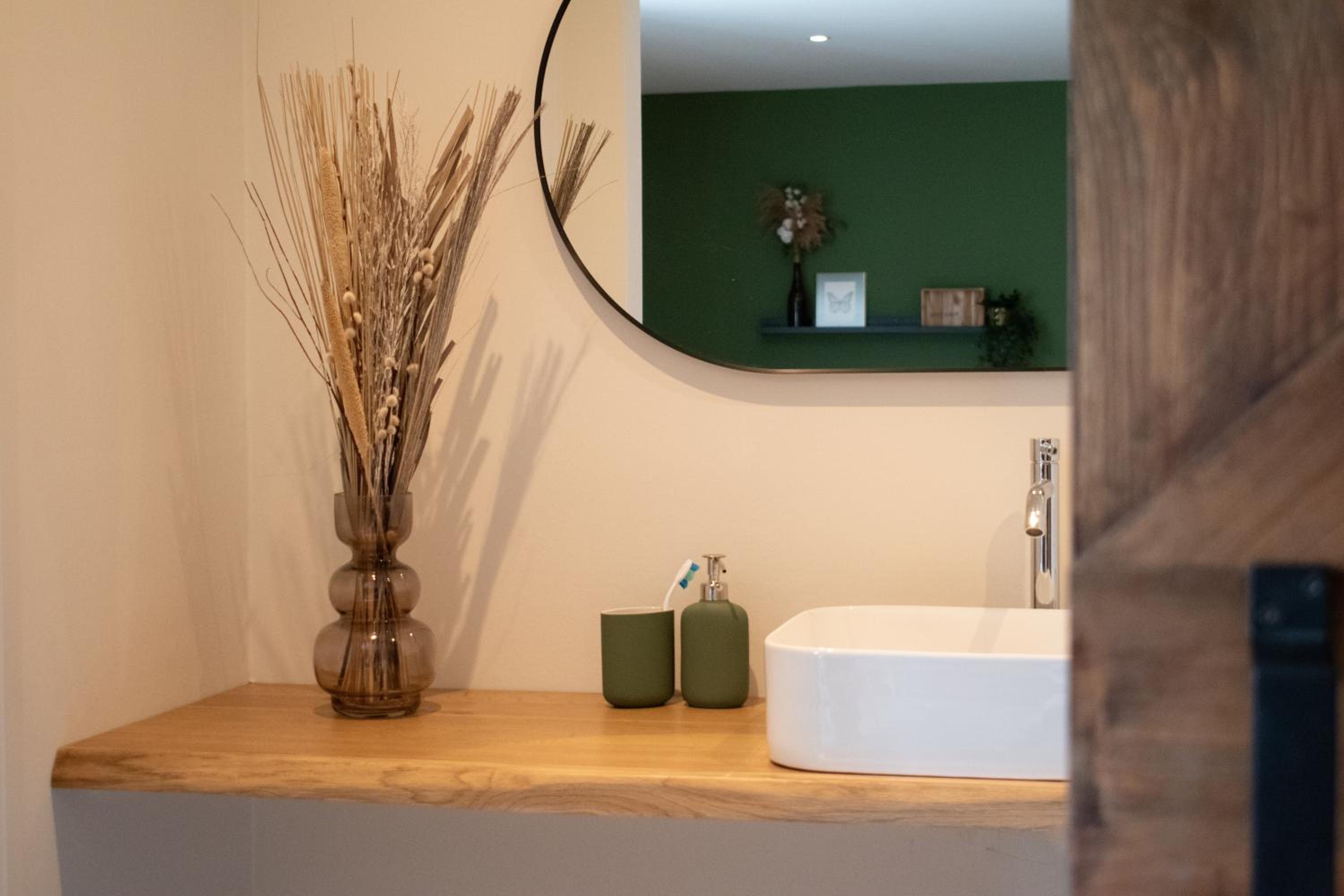 Quadruple Room with Private Bathroom - Photo 2
