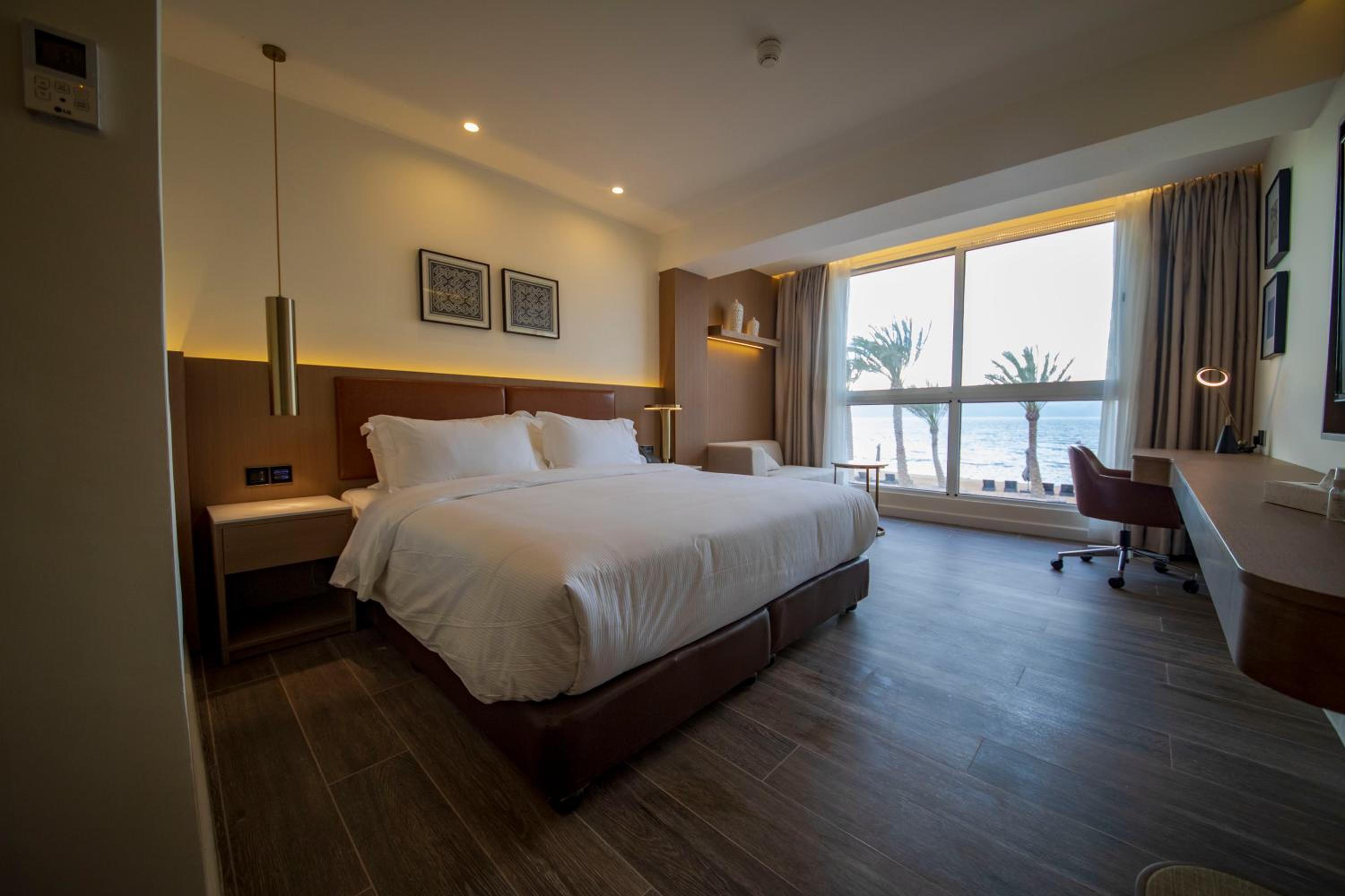 Deluxe Double Room with Sea View - Photo 4