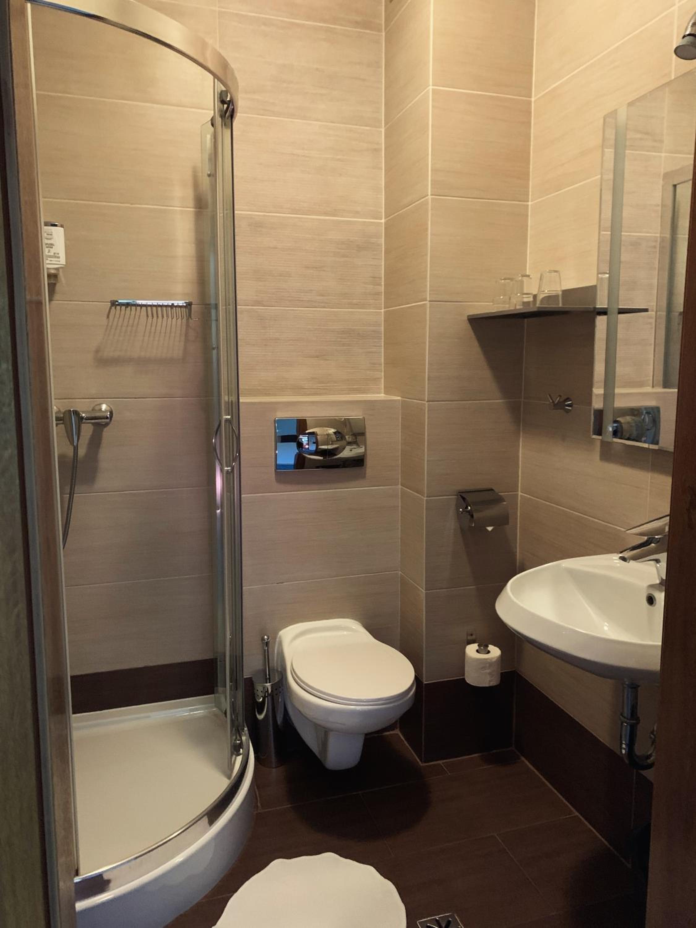 Standard Double Room with Balcony - Photo 5