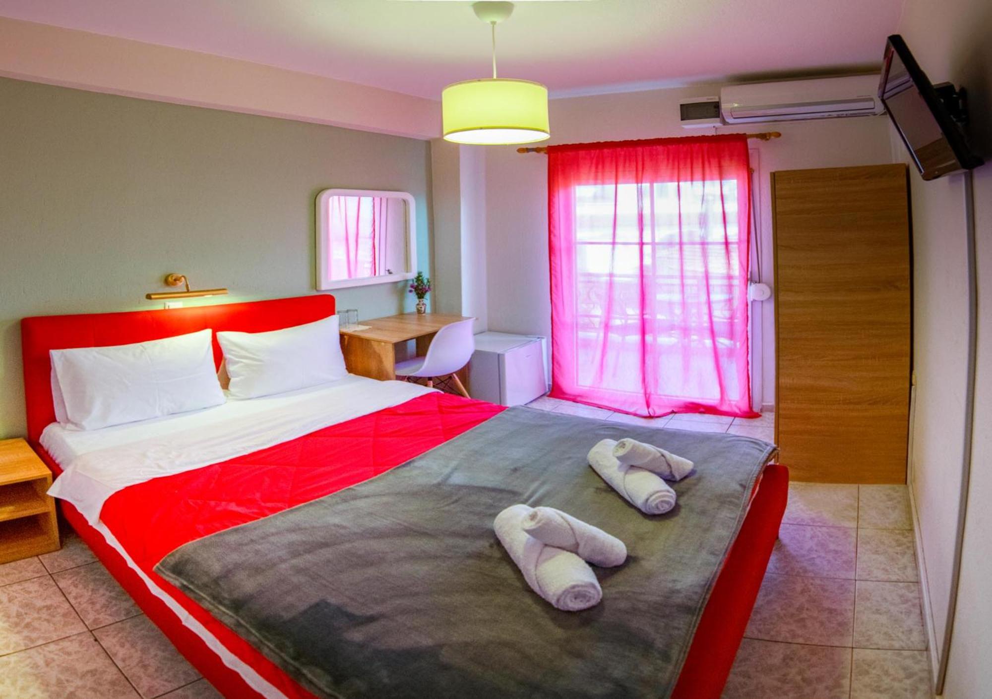 Double Room with Balcony - Photo 1