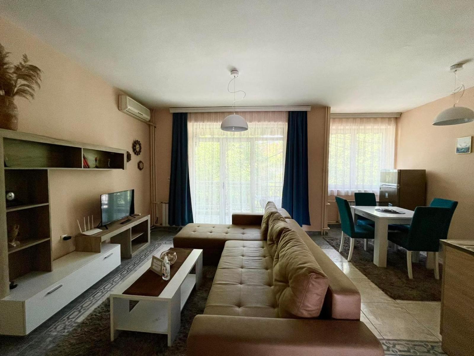 Apartment with Balcony photo 1