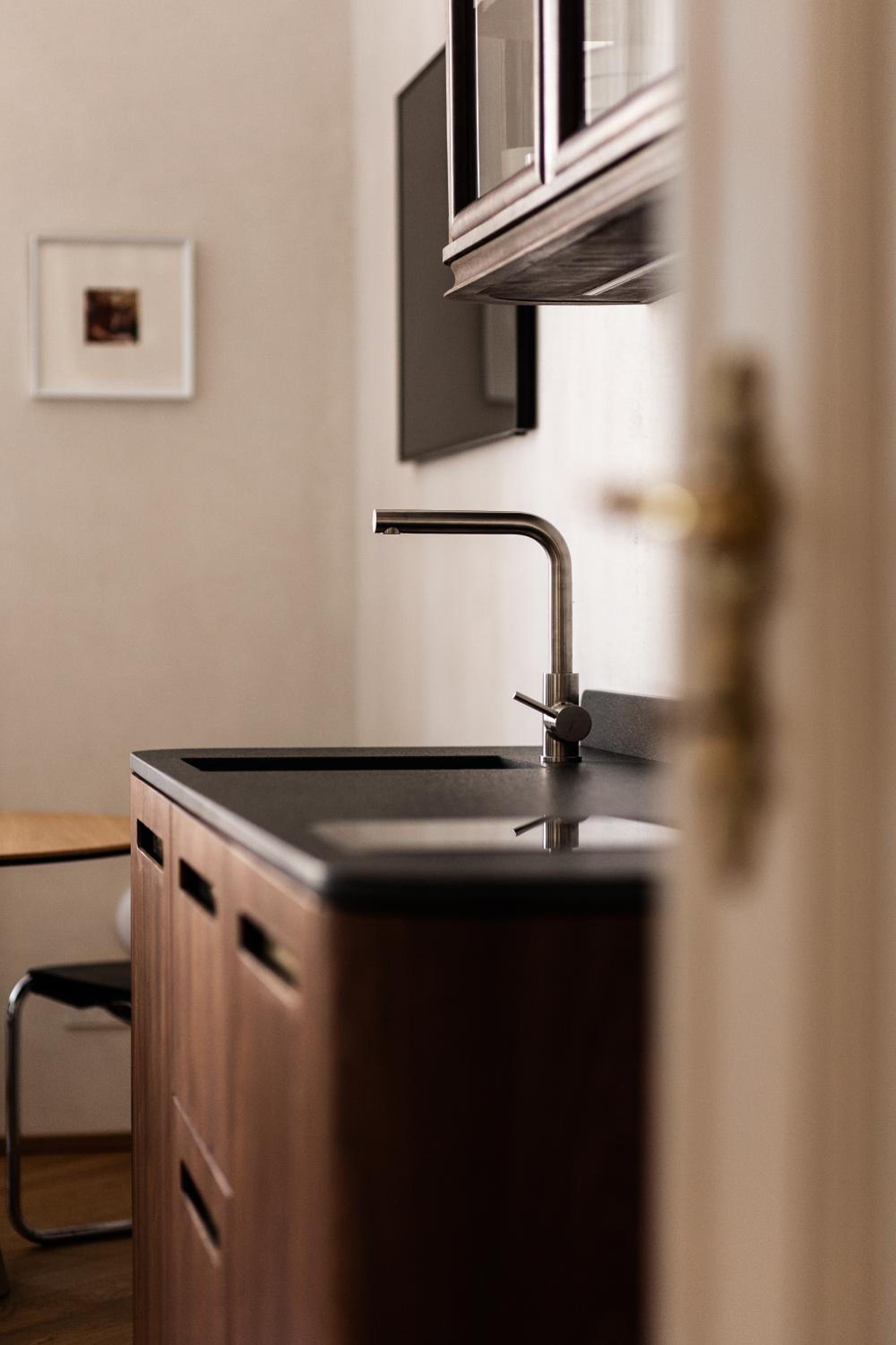 One-Bedroom Apartment - Photo 6