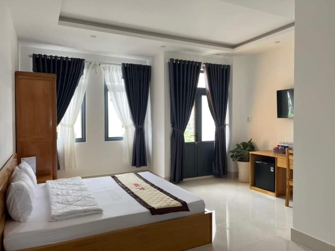 Deluxe Queen Room