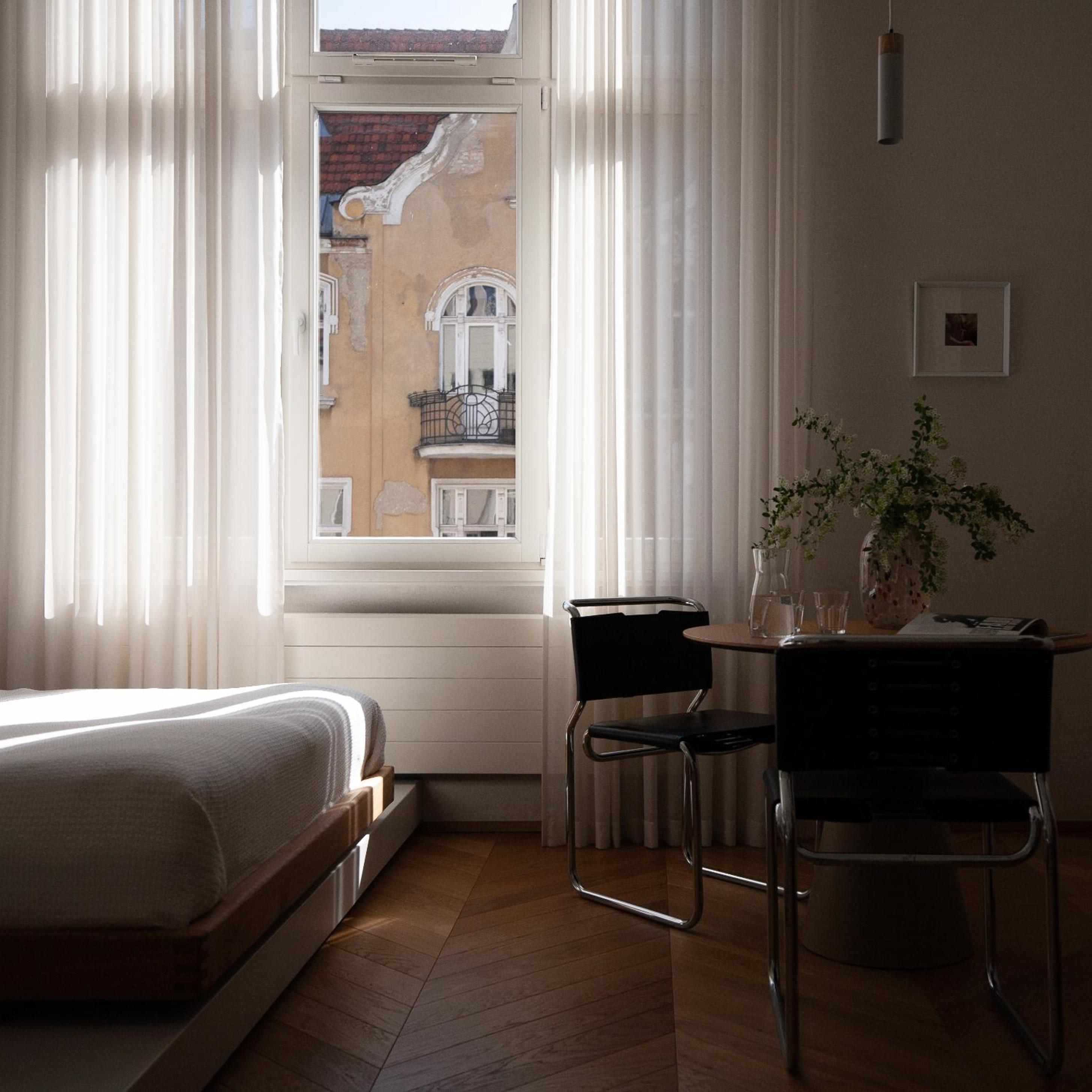 One-Bedroom Apartment - Photo 4