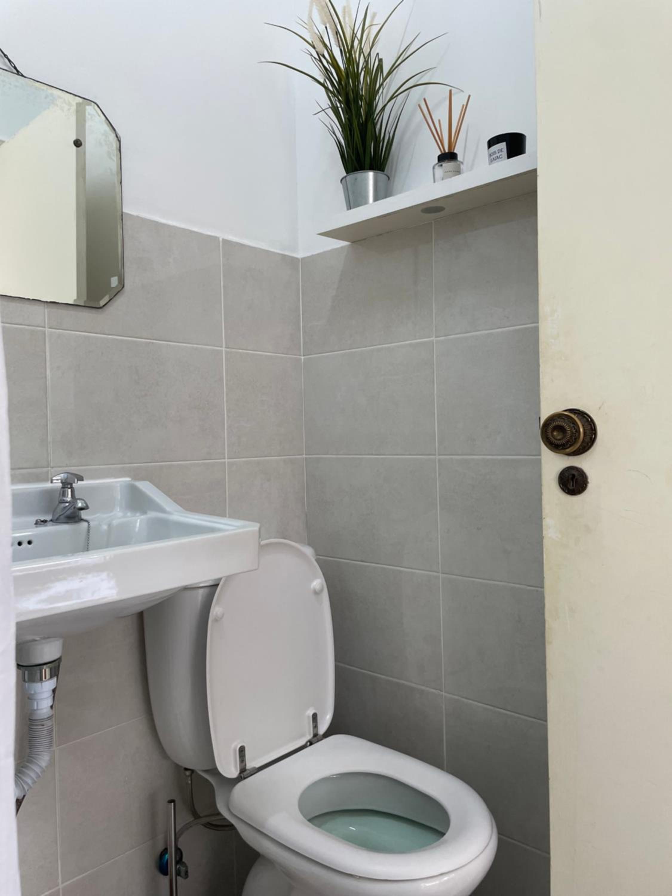 Double Room with Private Bathroom - Photo 5