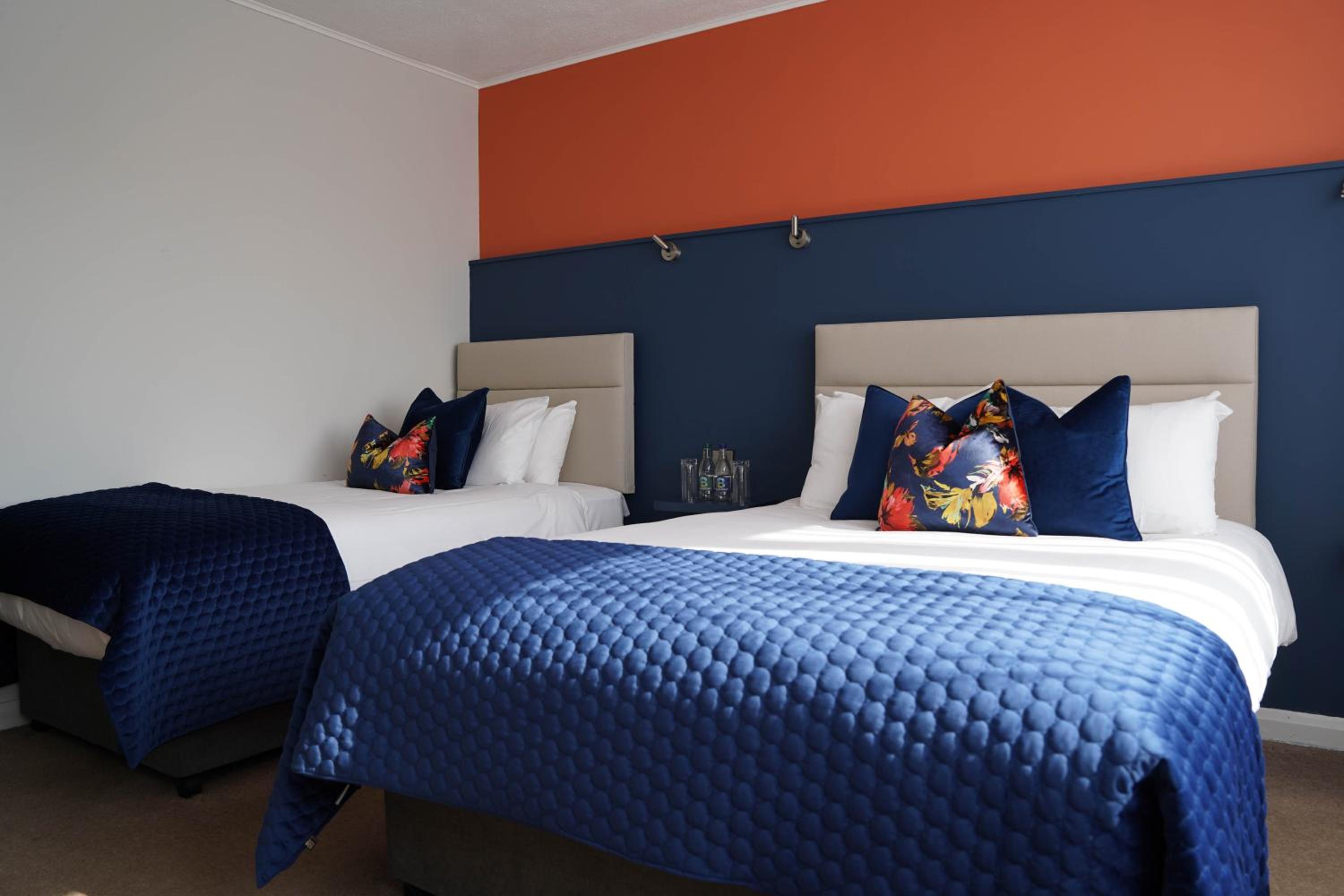 Superior Double or Twin Room - Photo 3