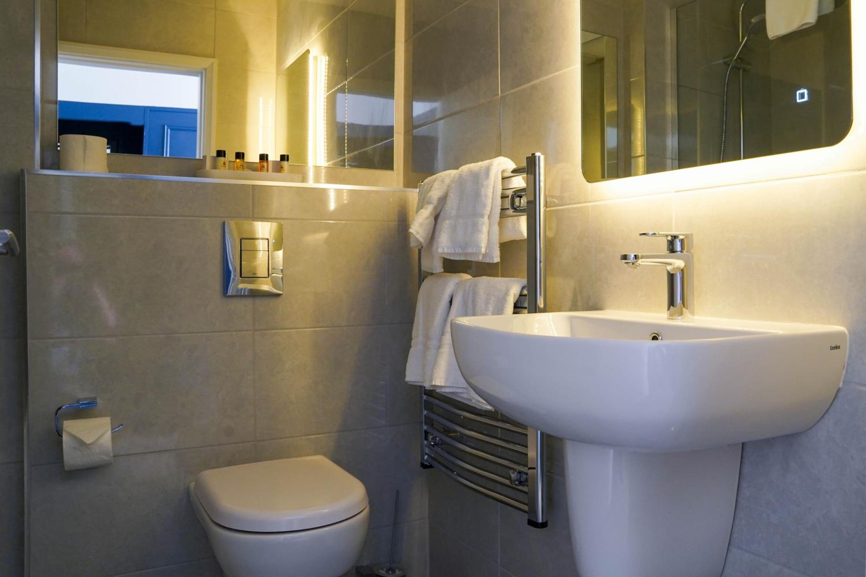 Superior Double or Twin Room - Photo 2