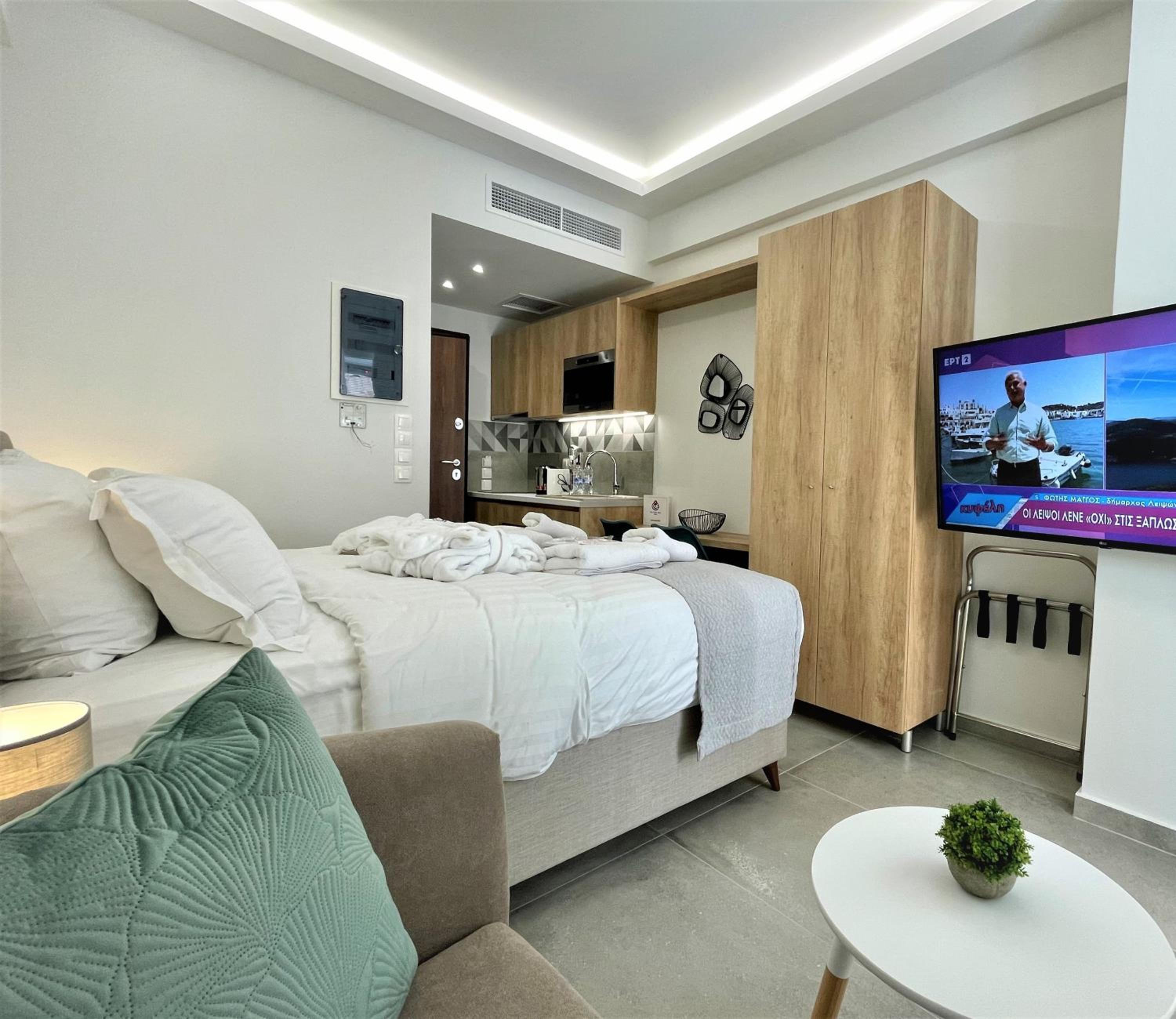 Suite with Terrace - Ermou photo 2