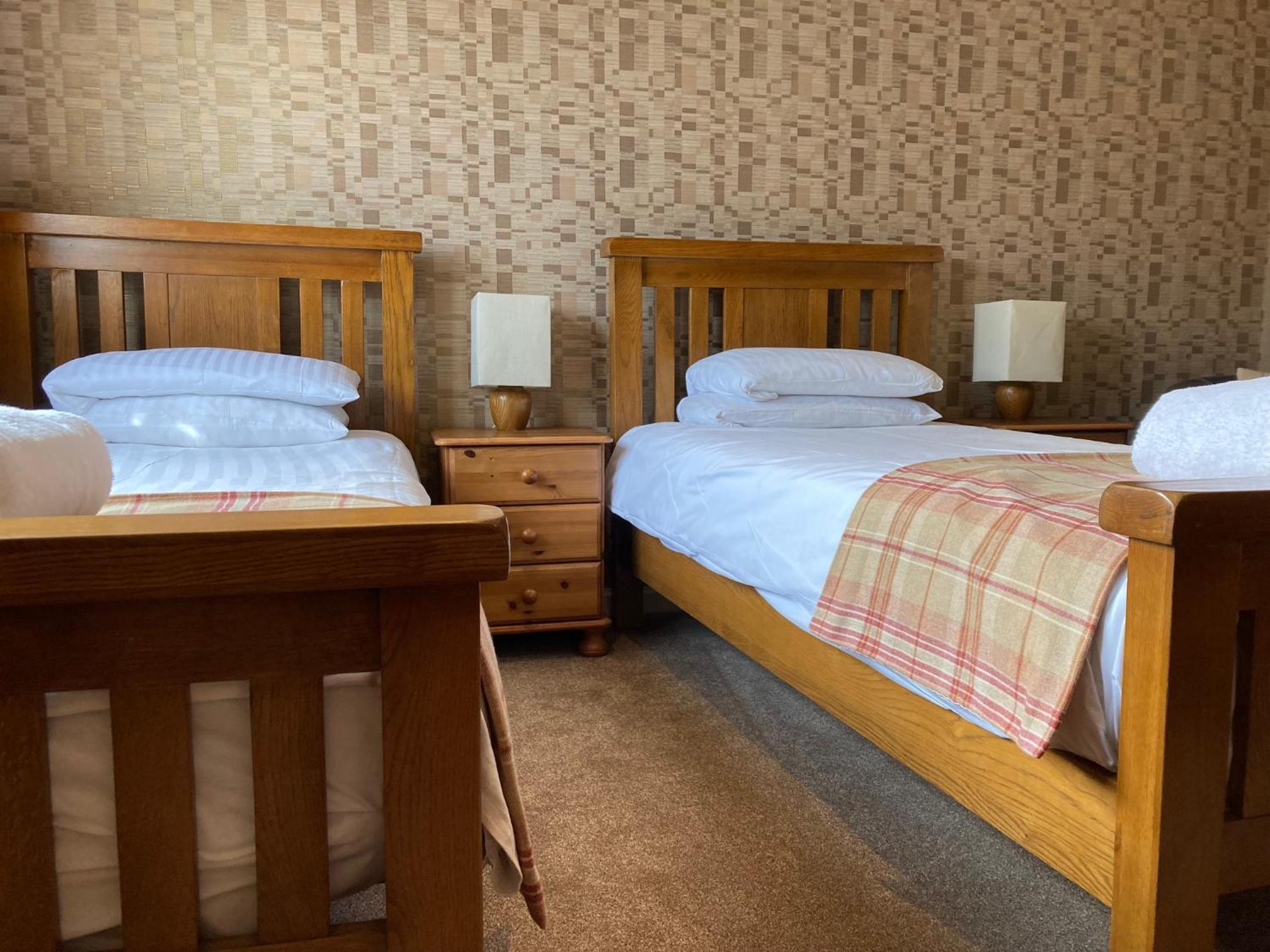 Twin Room - Photo 5