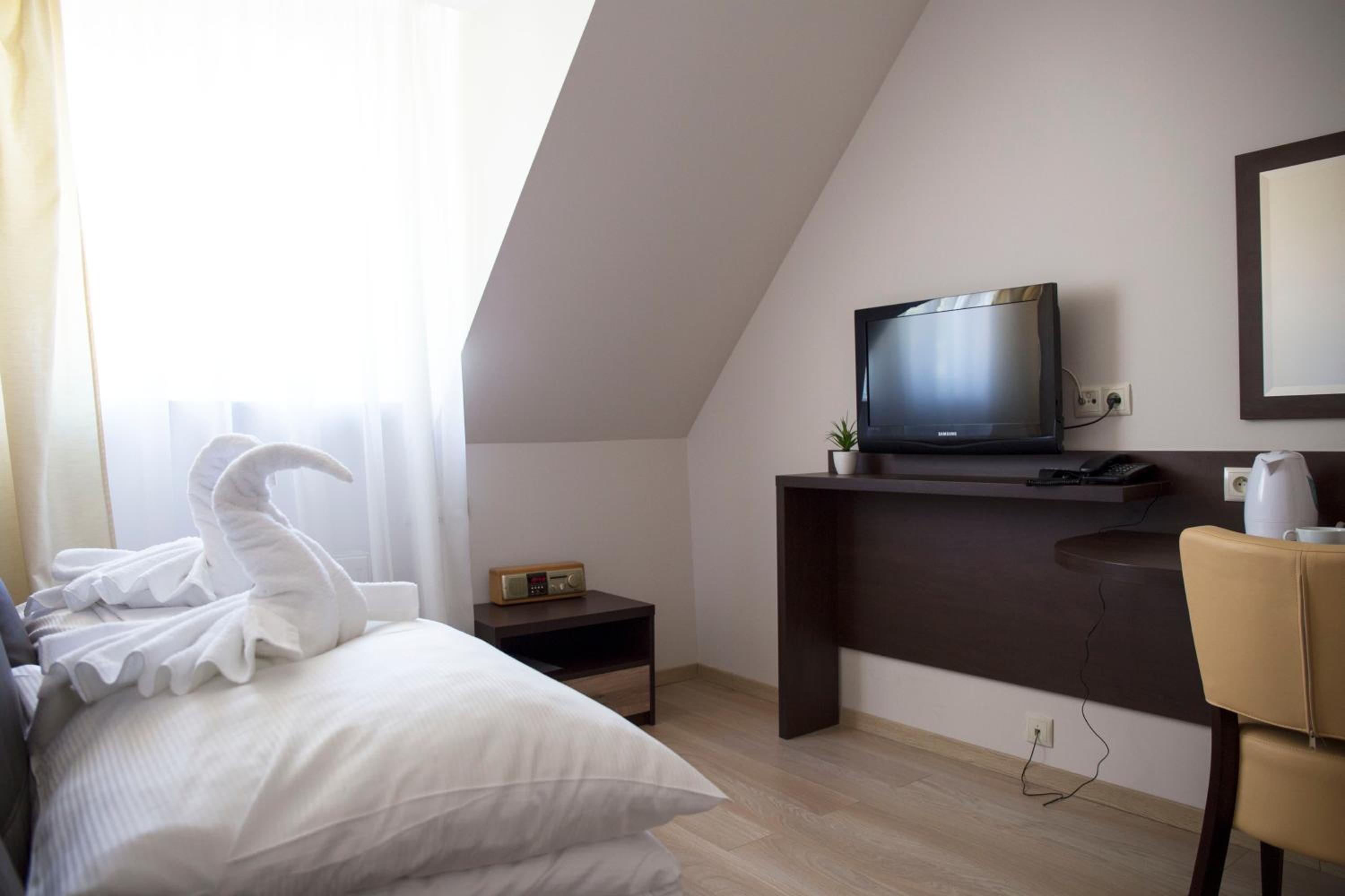Budget Single Room photo 3