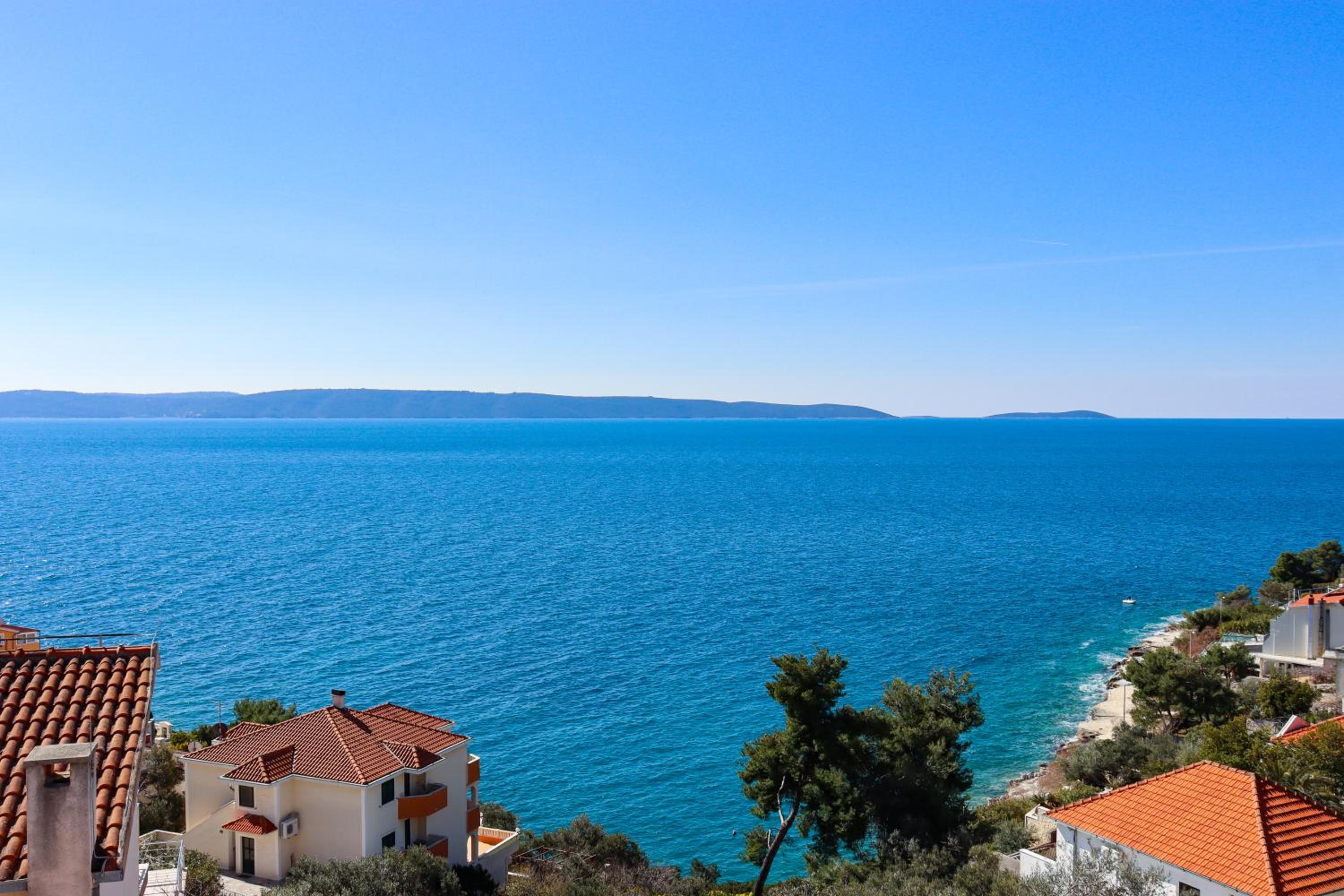 Family Apartment with Sea View and Terrace - Photo 19