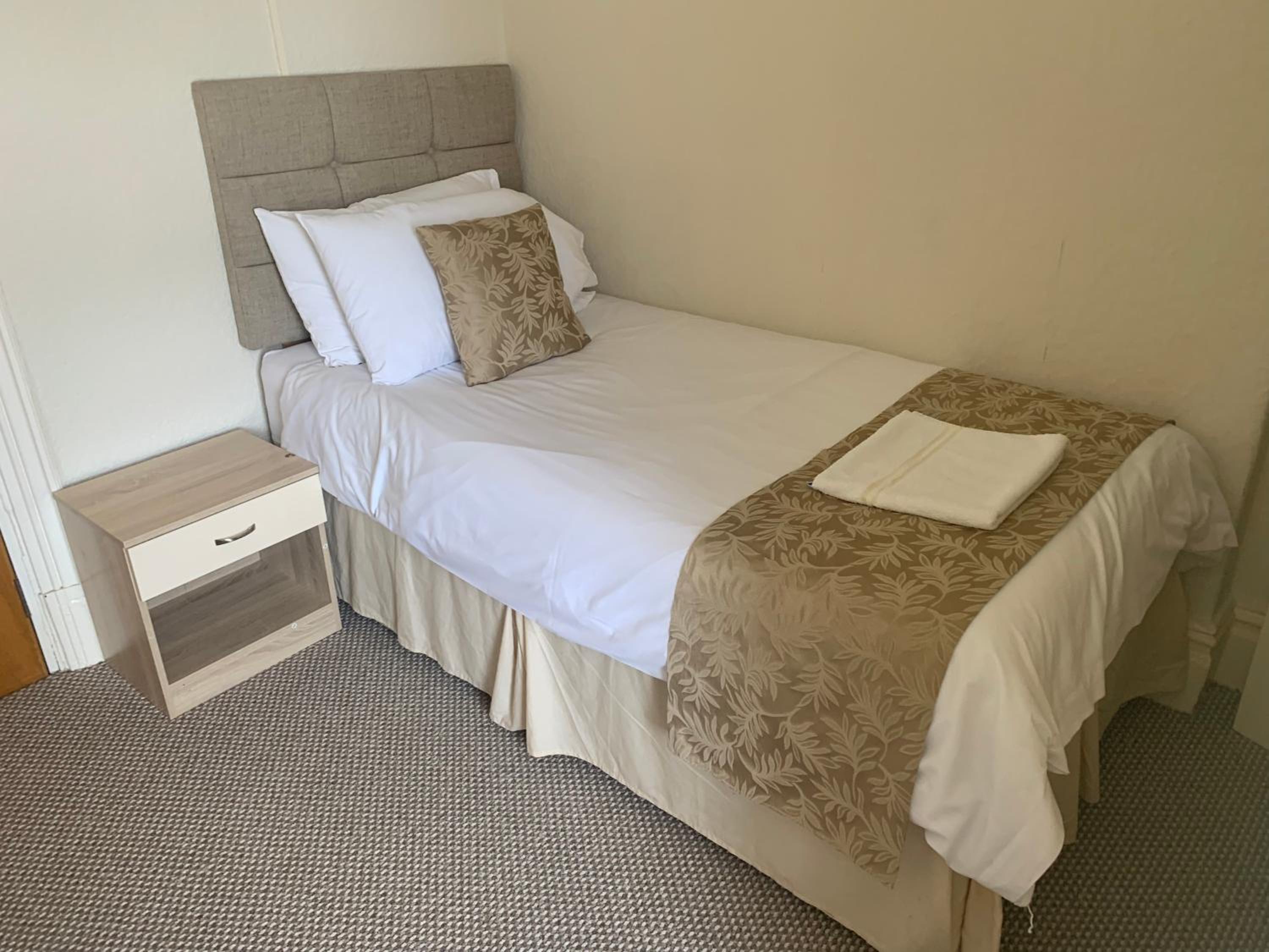 Budget Single Room External Bathroom