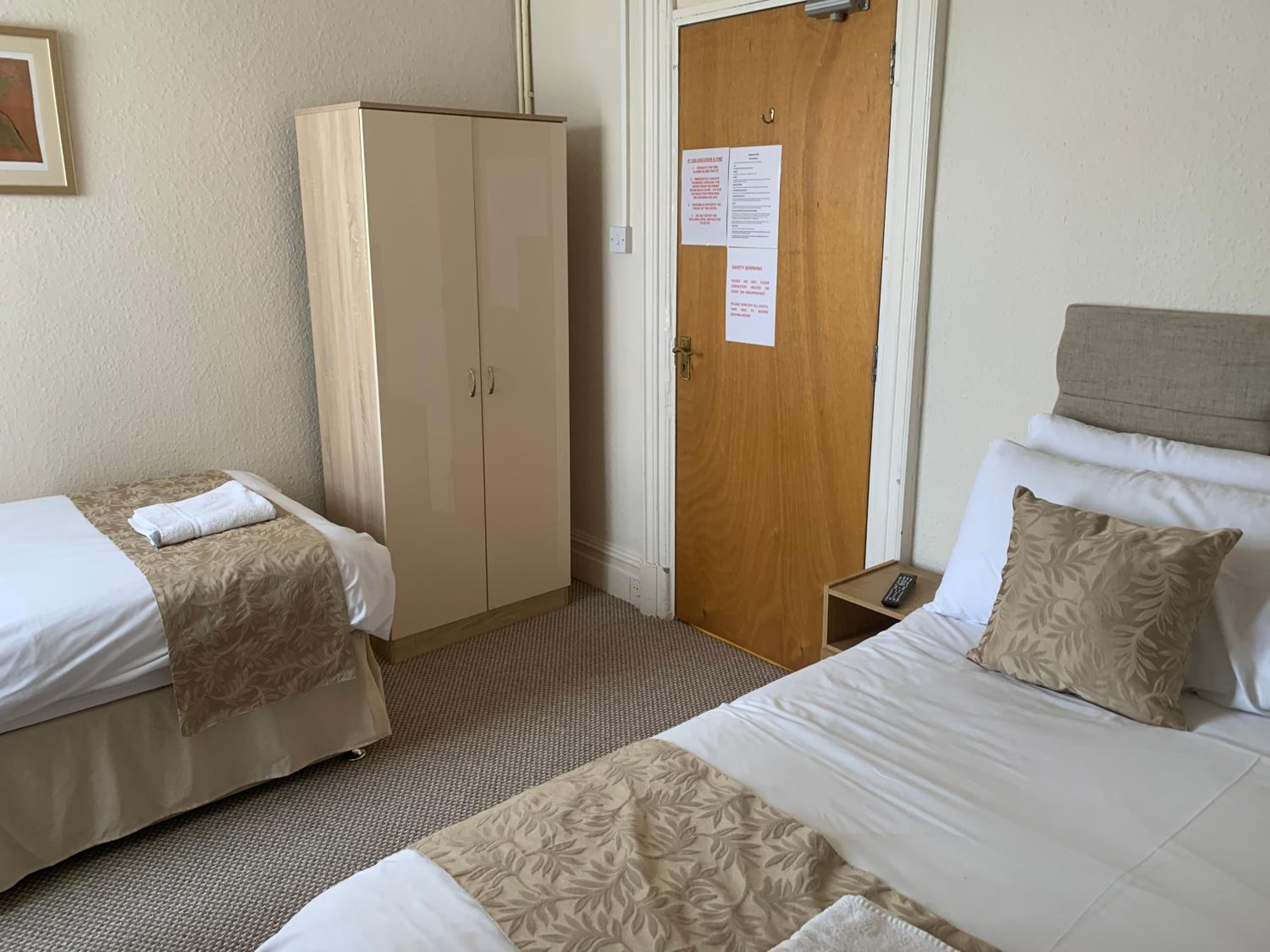Triple Room with Shared Bathroom