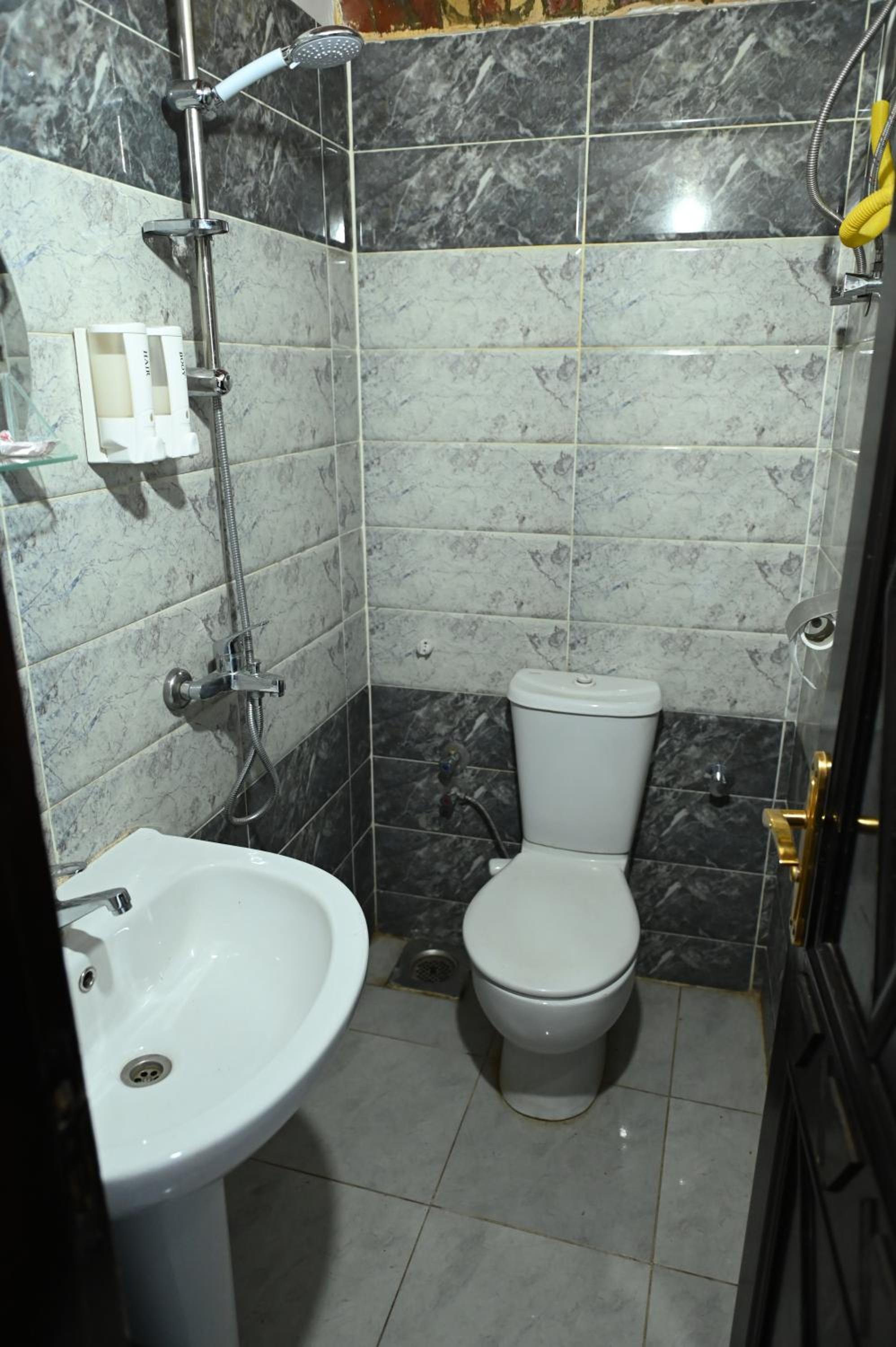 Deluxe Double Room with Side Sea View - Photo 9