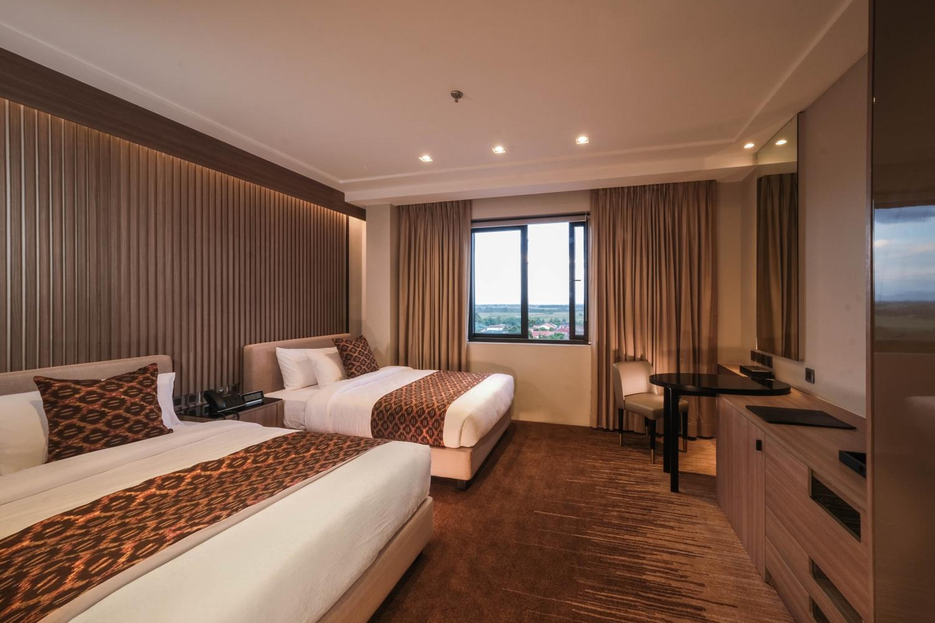 Double or Twin Room with Private Bathroom photo 3