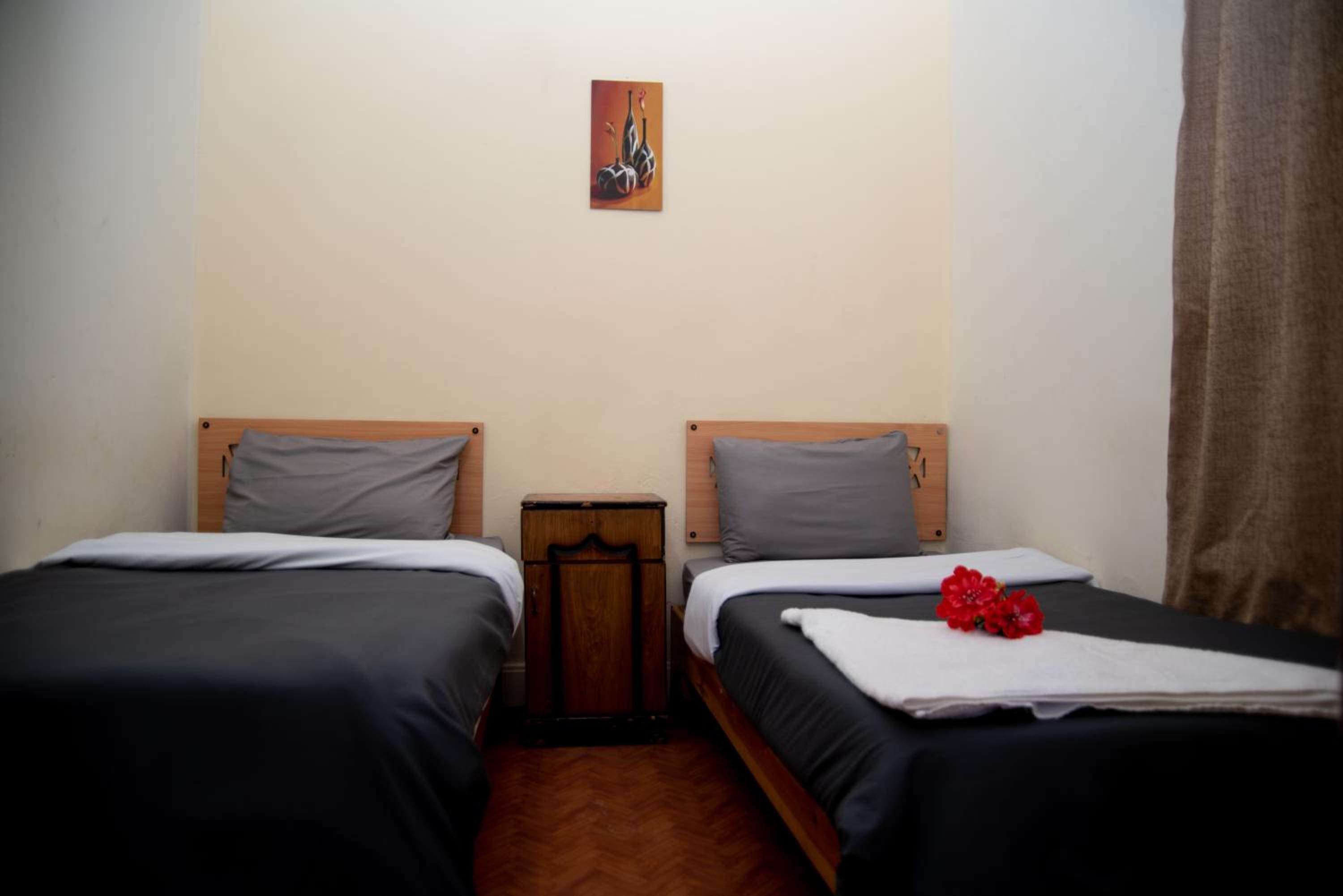 Single Room with Shared Bathroom and Fan photo 1