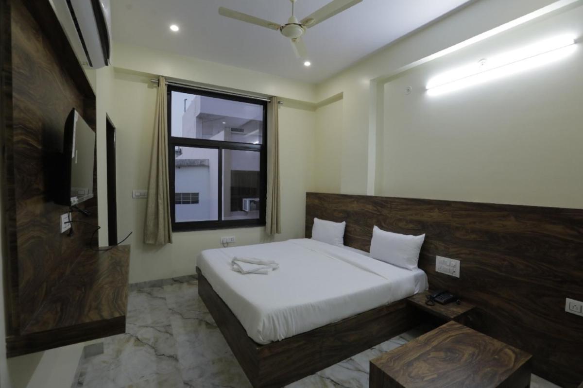 Deluxe Room - Photo 10