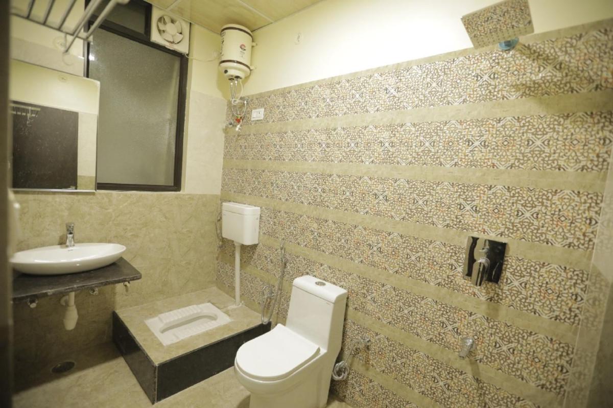 Deluxe Room - Photo 26