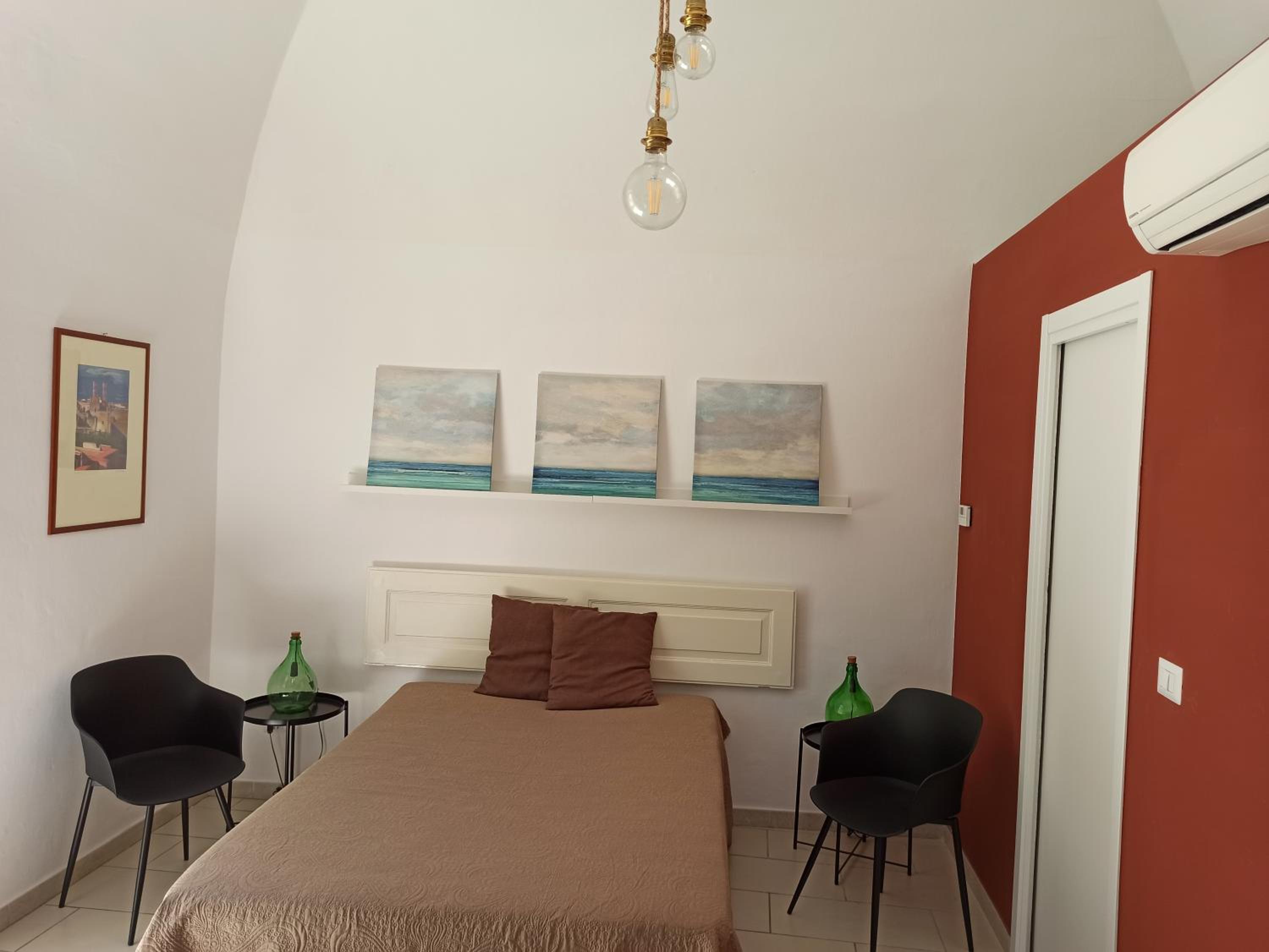 One-Bedroom Apartment photo 3