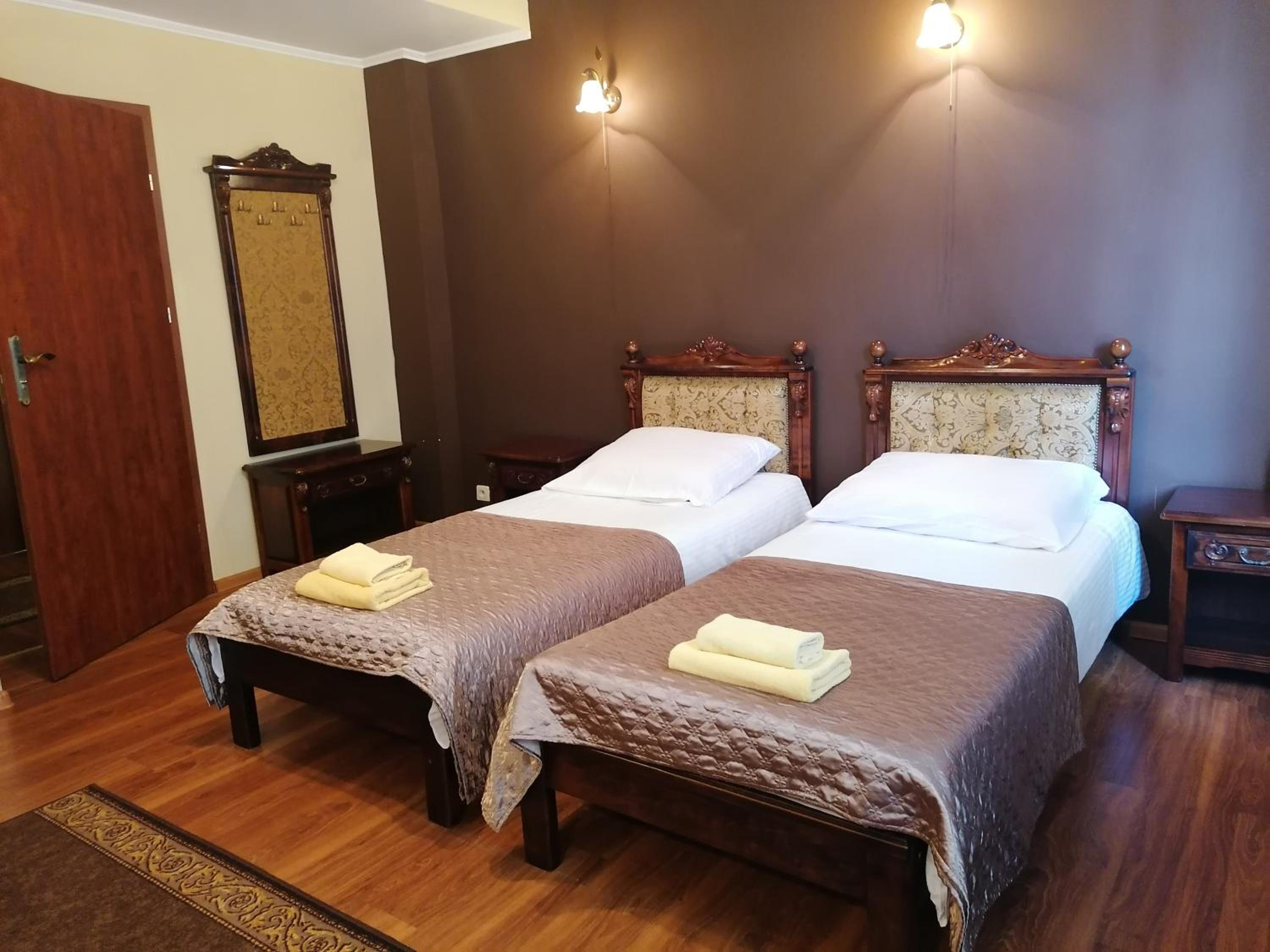 Double or Twin Room - Photo 3