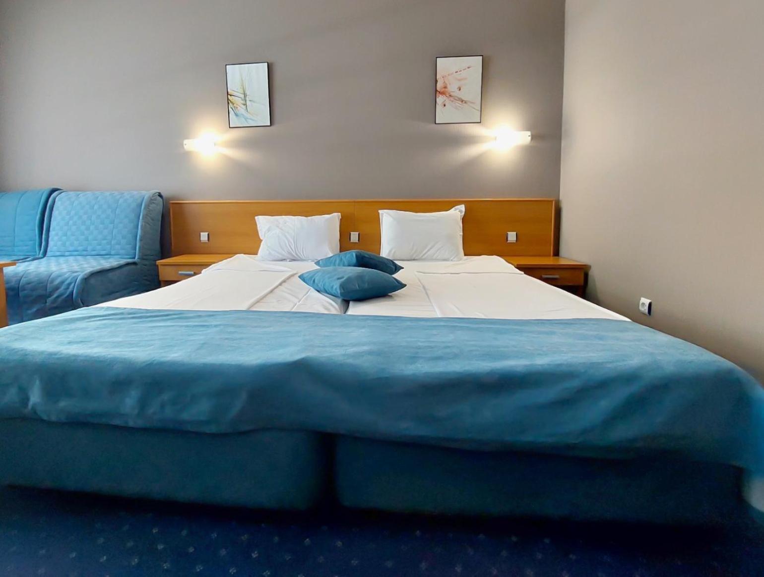 Double or Twin Room - Photo 3