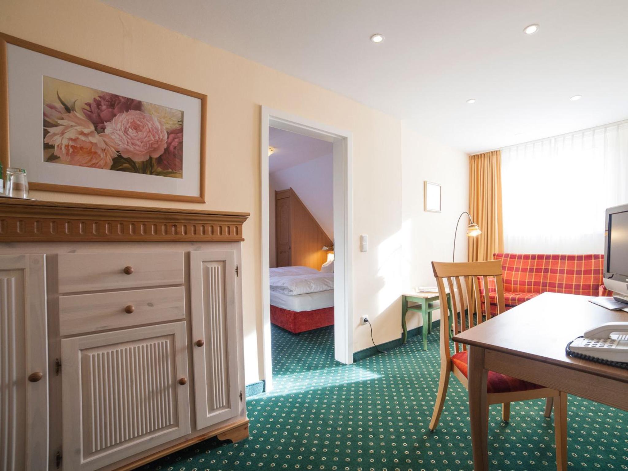 Suite - Photo 4