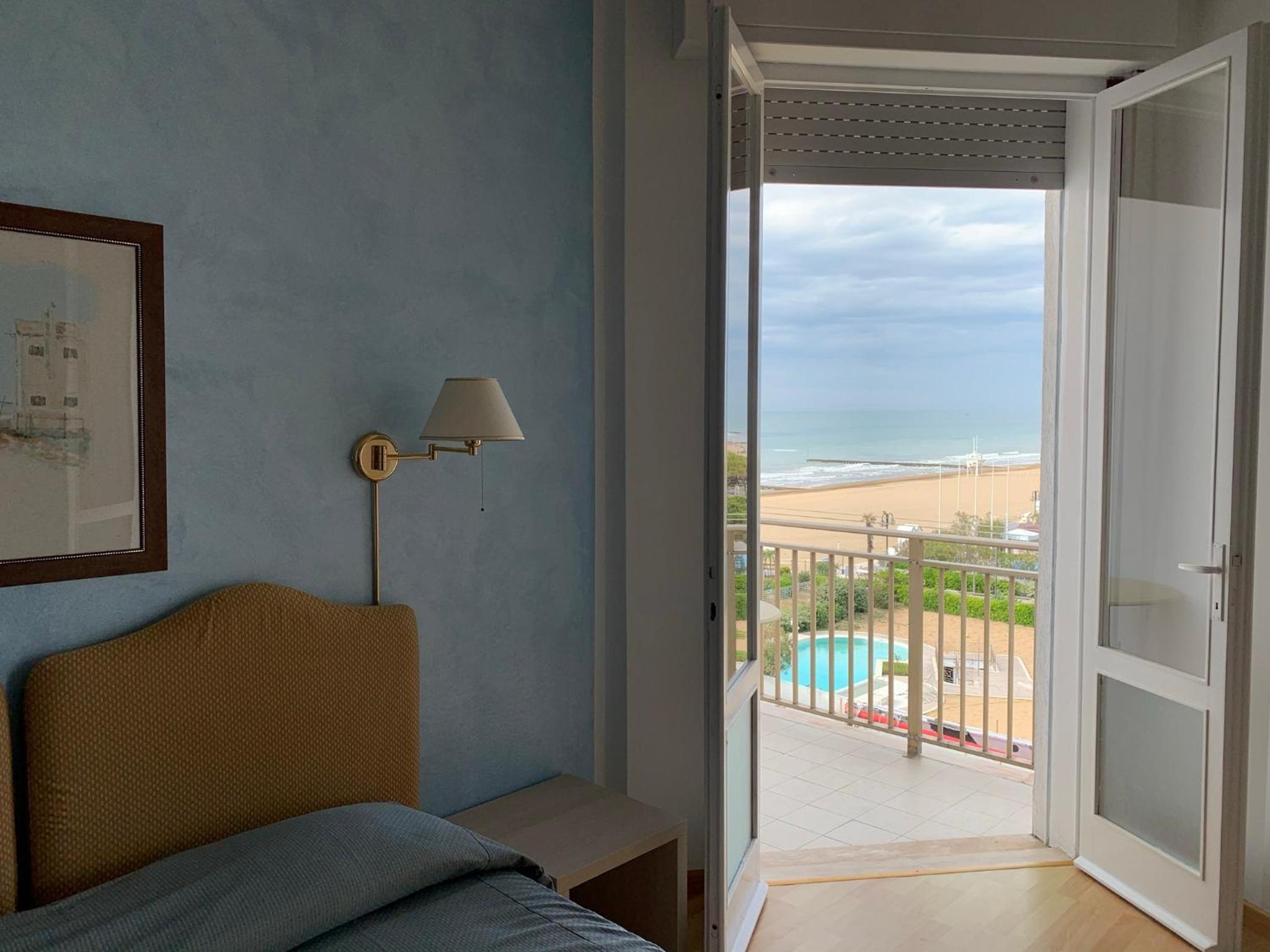 Standard Double Room with Extra Bed - Photo 4