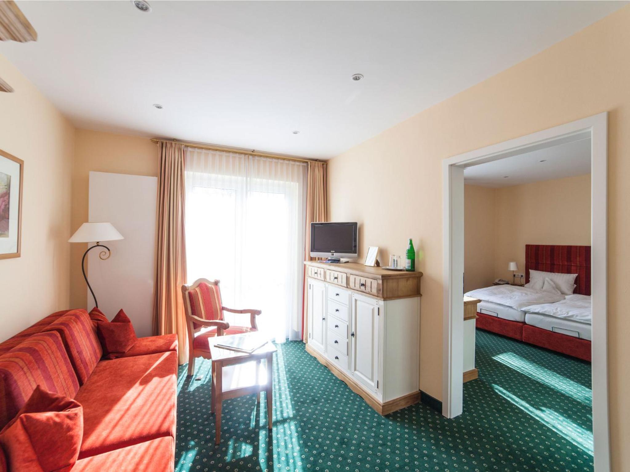 Suite - Photo 1