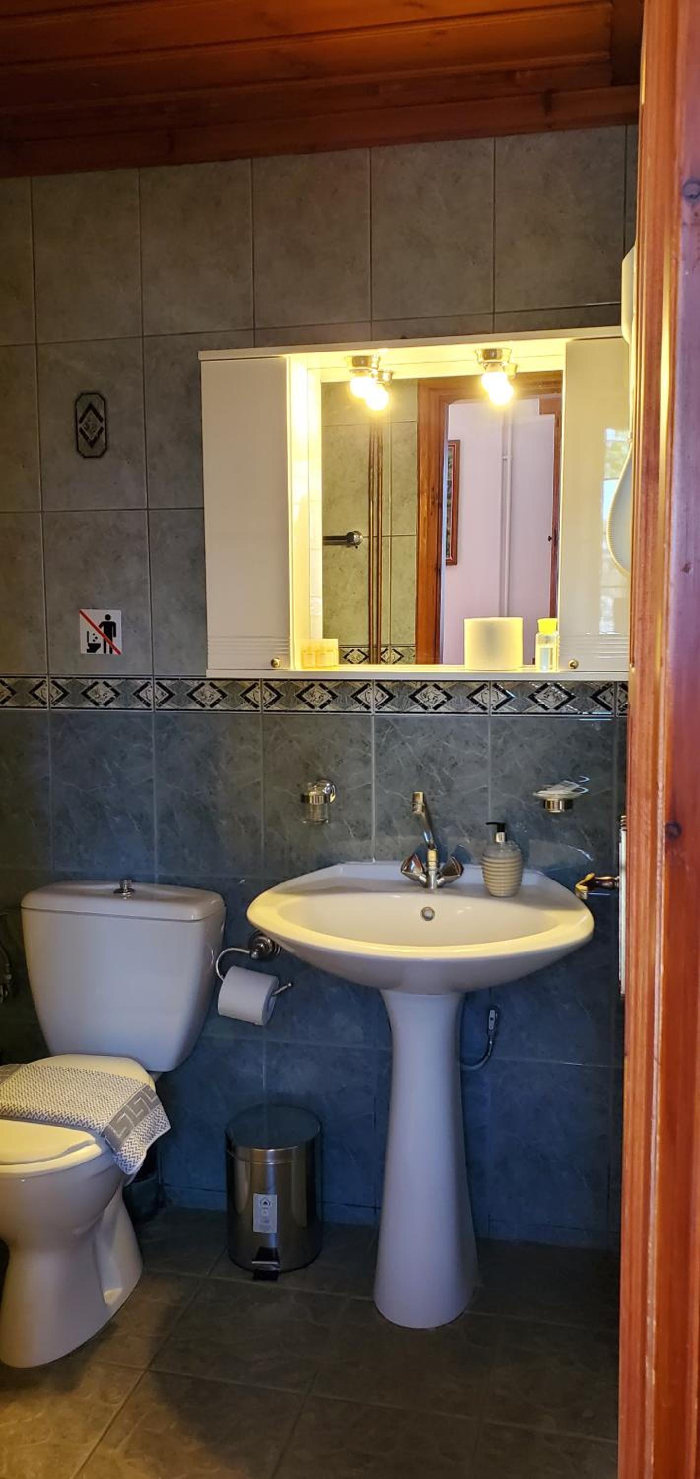 Double Room - Photo 2