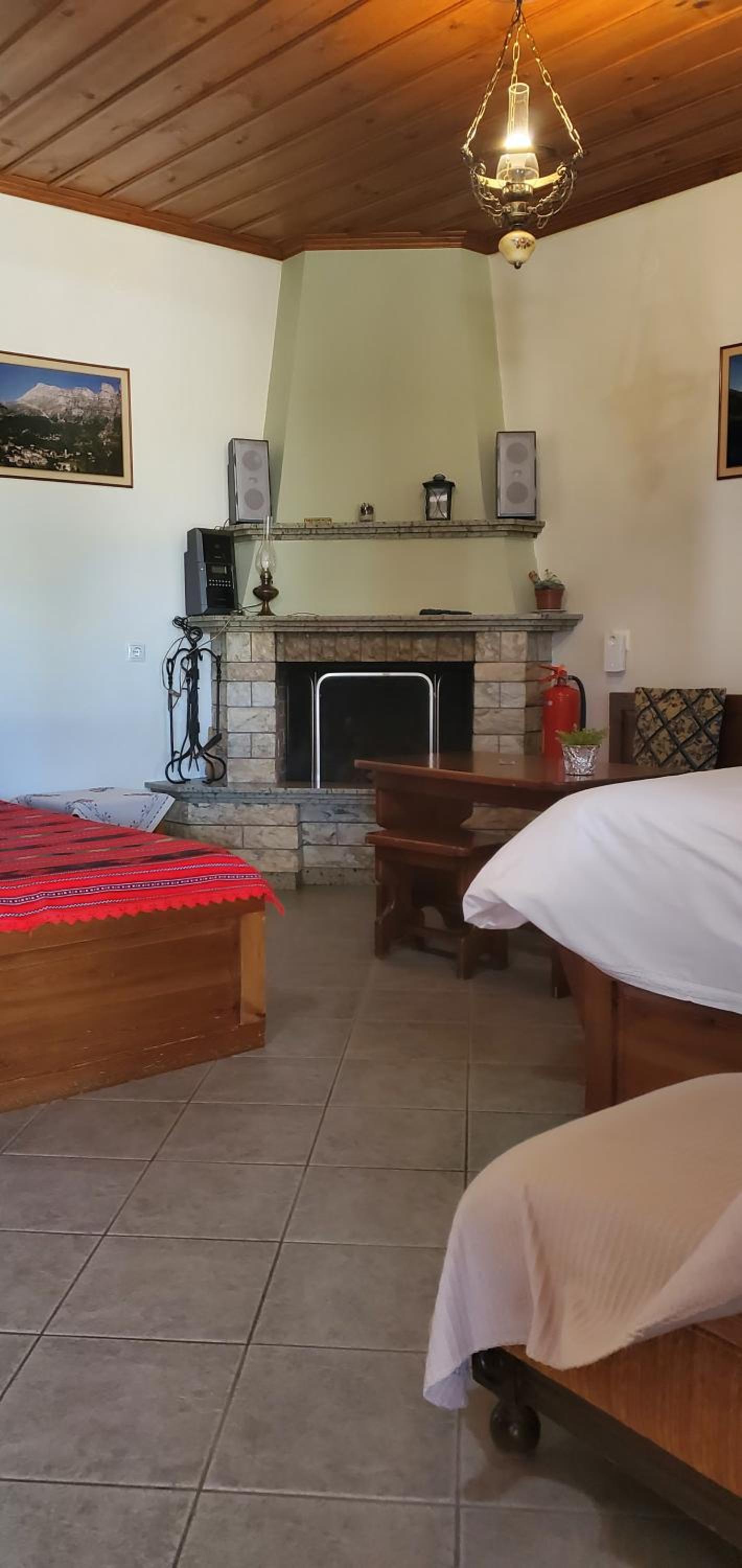 Double Room with Mountain View - Photo 3