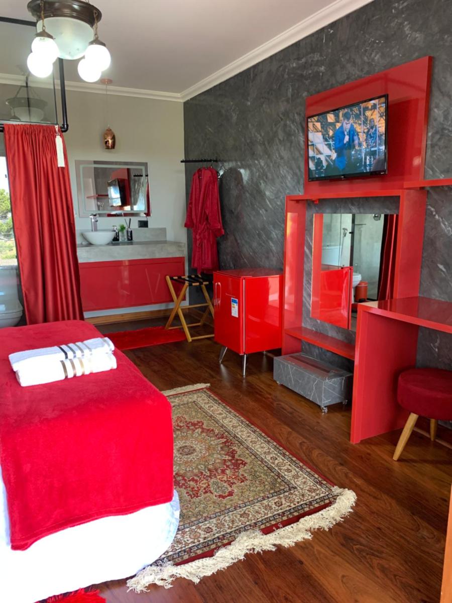 Suite with Mountain View - Photo 14