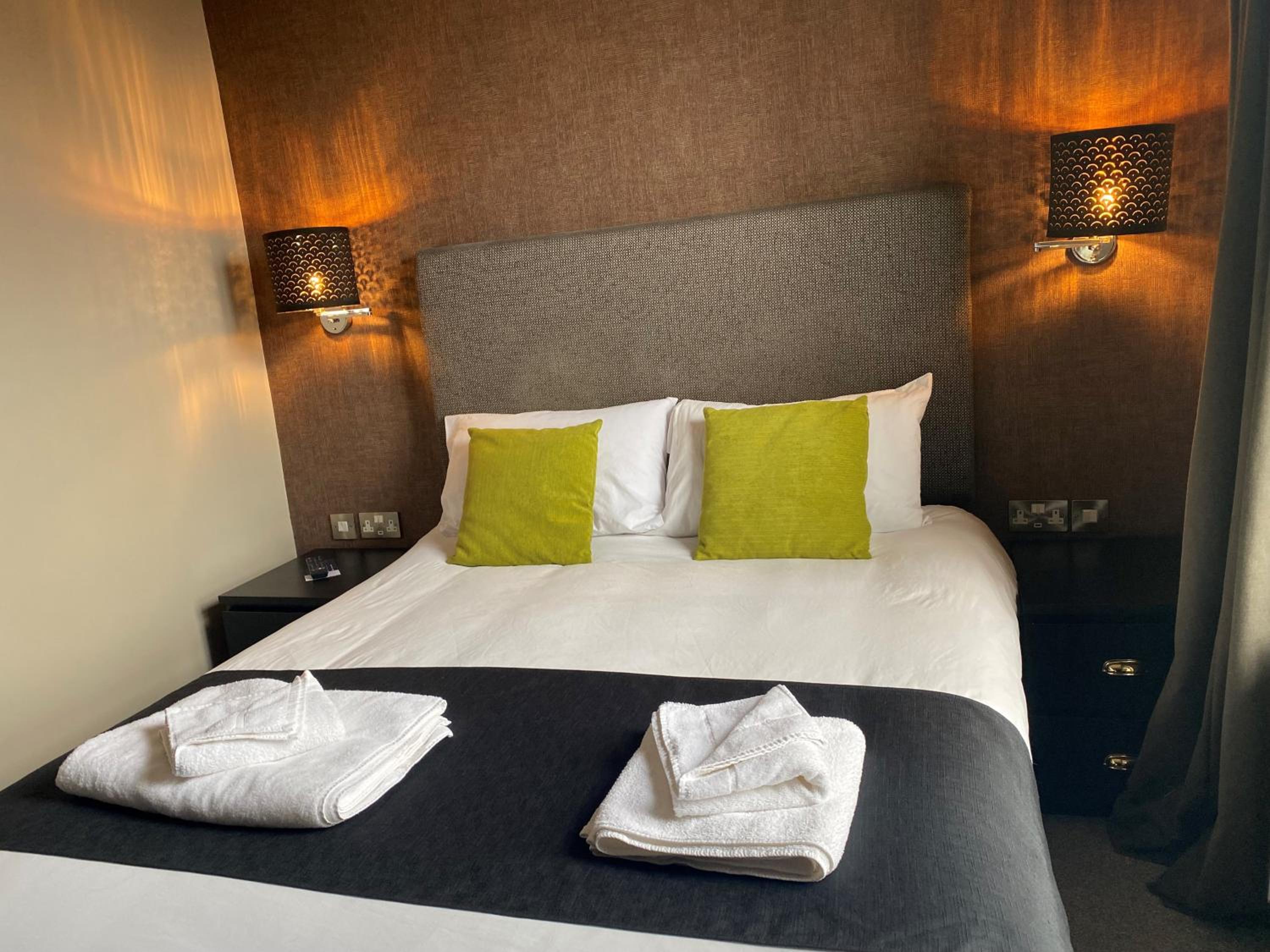 Double Room with Private Bathroom photo 2