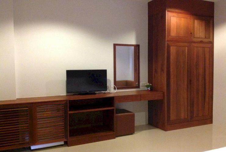 Deluxe Double Room with Balcony - Photo 9