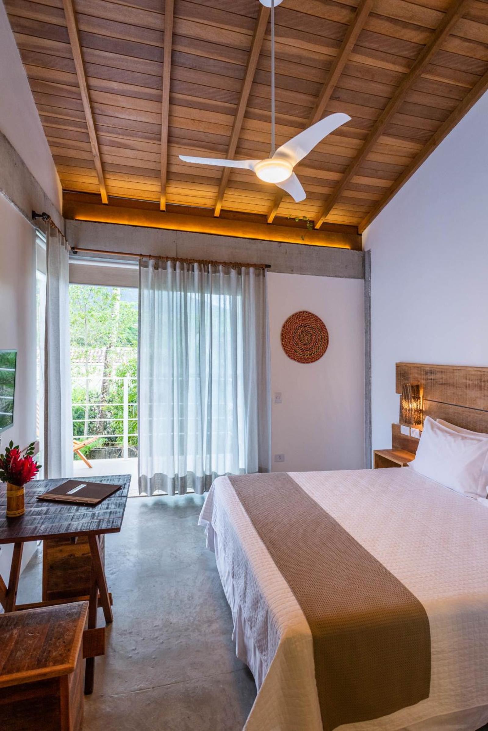 Suite with Mountain View