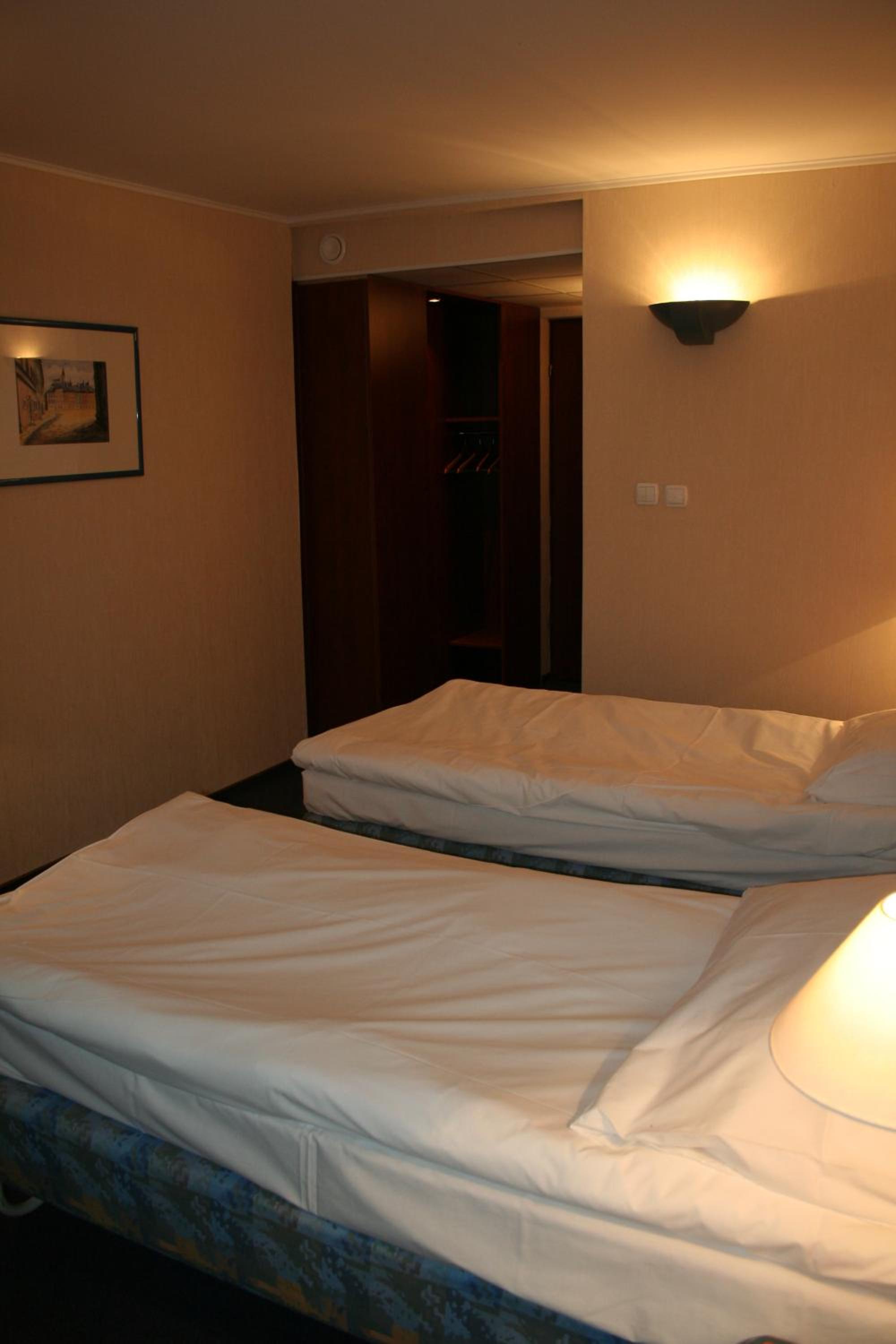 Double or Twin Room photo 3