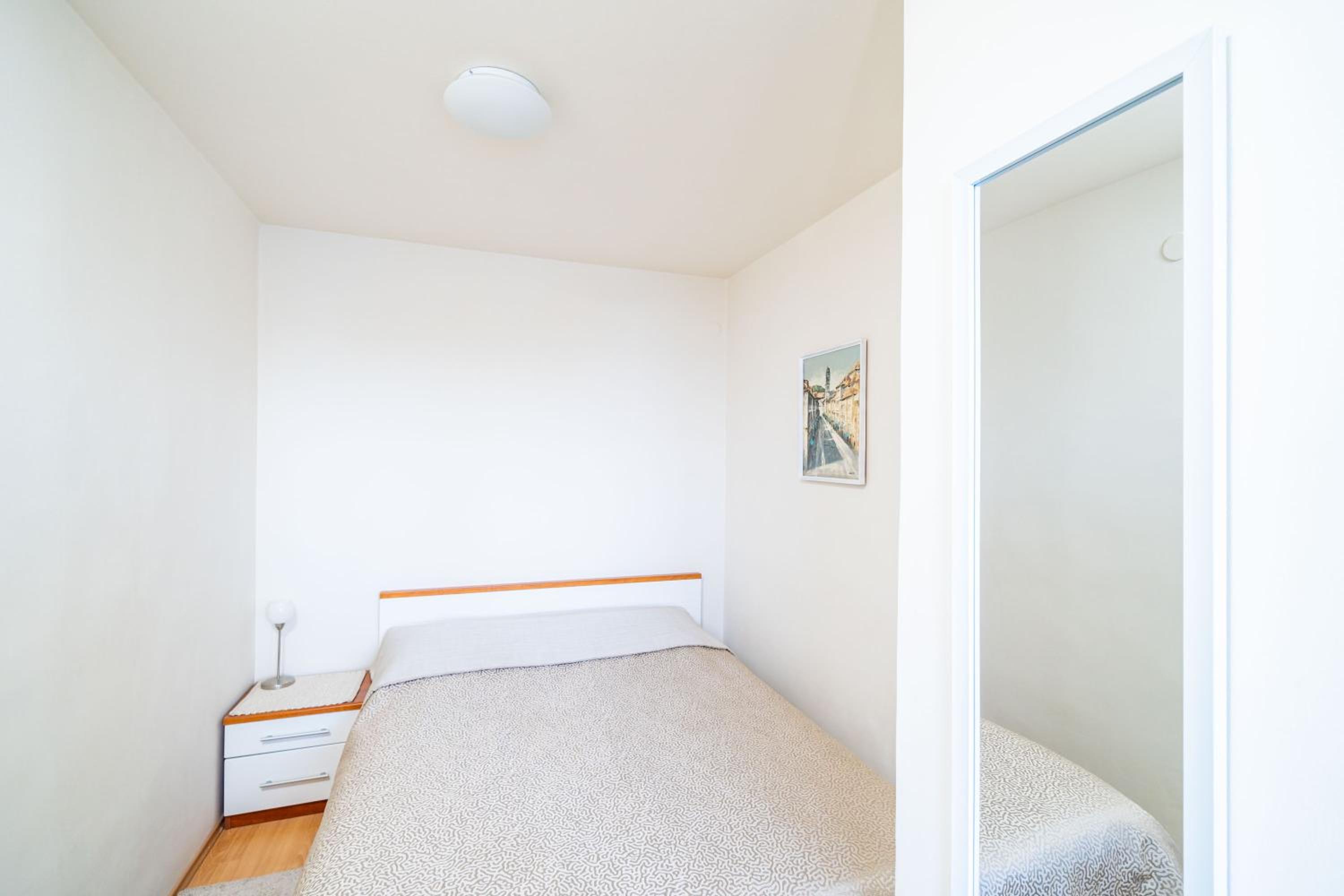 One Bedroom Apartment with Balcony and Sea View