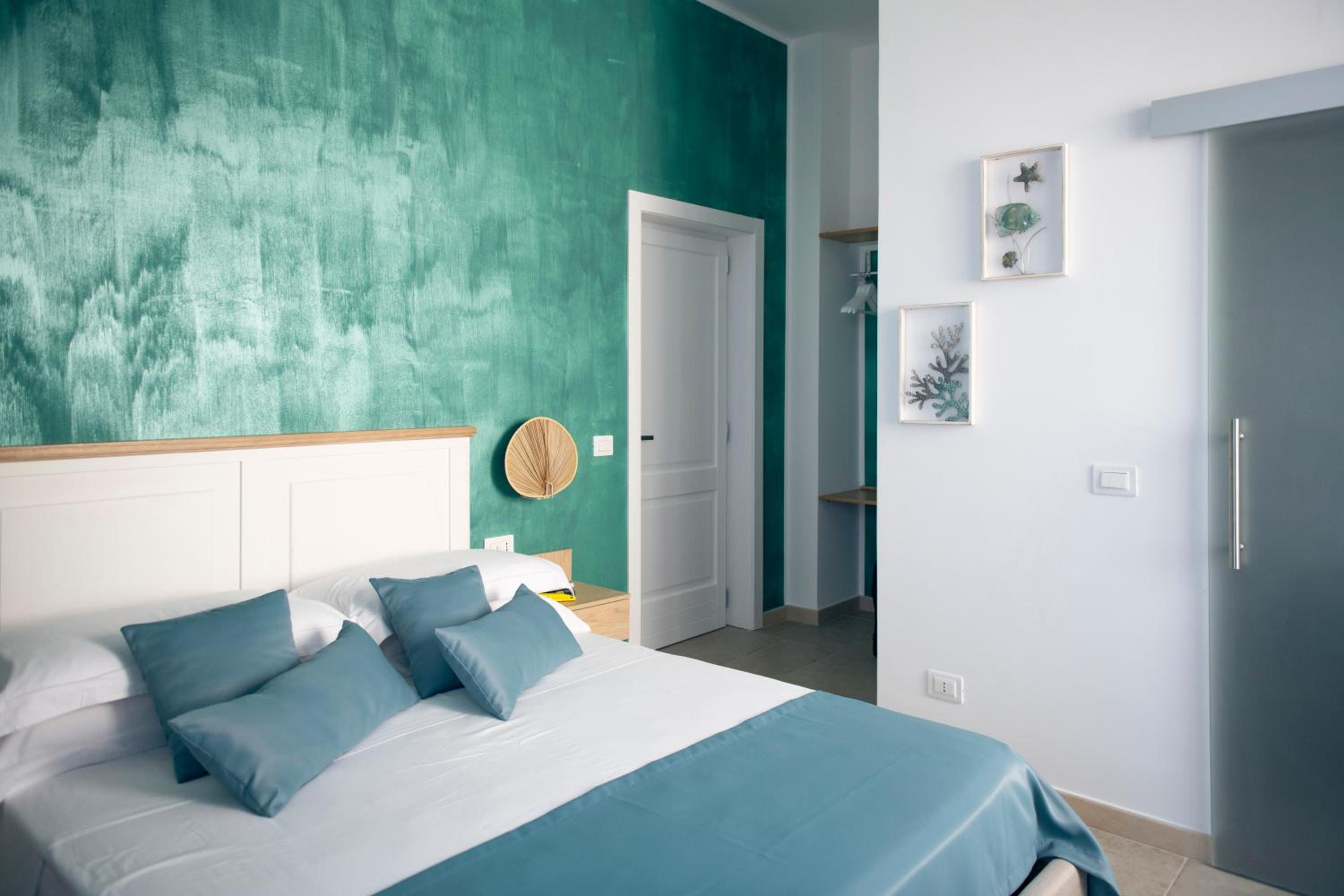 Deluxe Double Room with Sea View photo 3