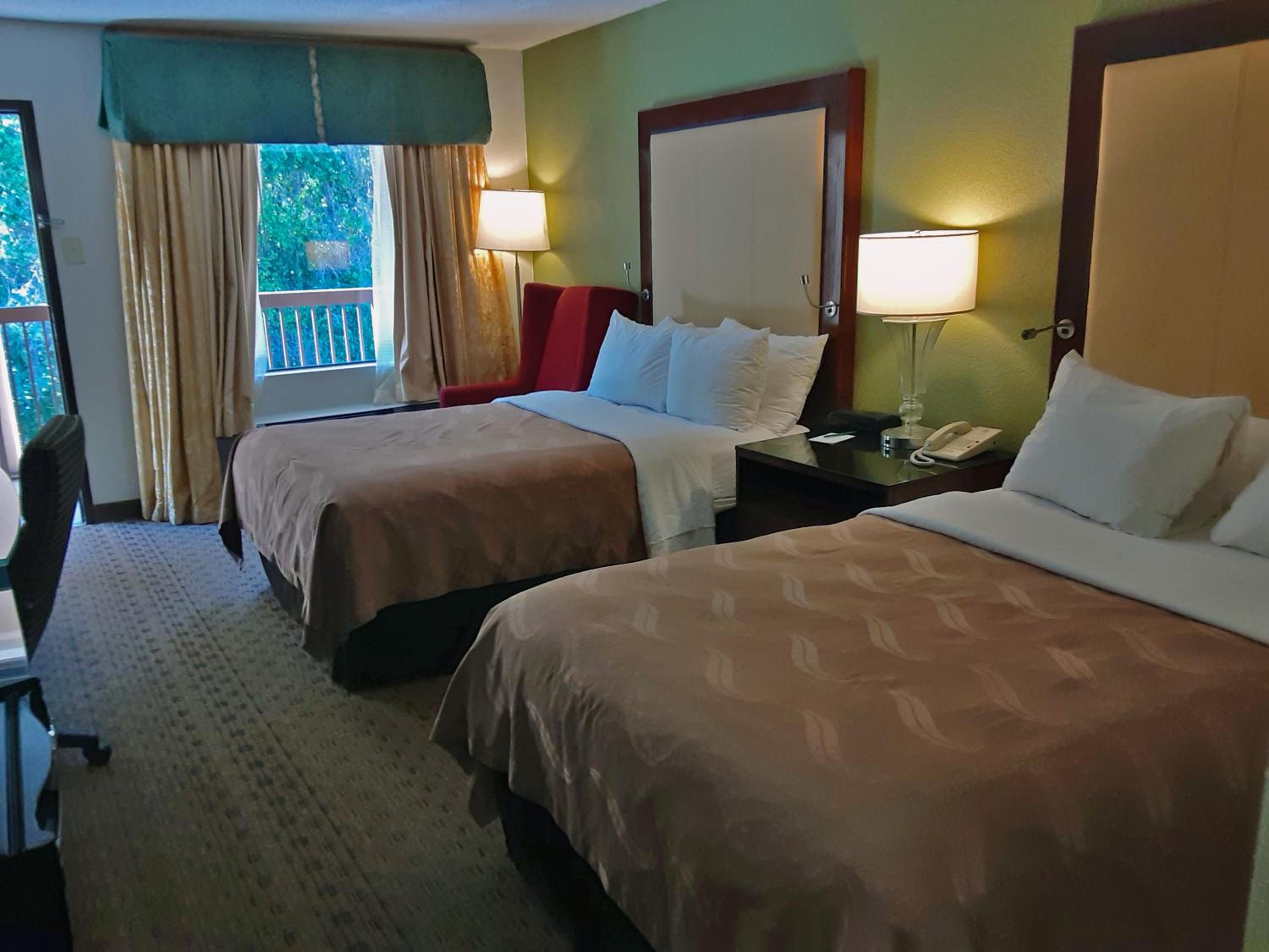 Double Room with Two Double Beds - Smoking - Photo 4