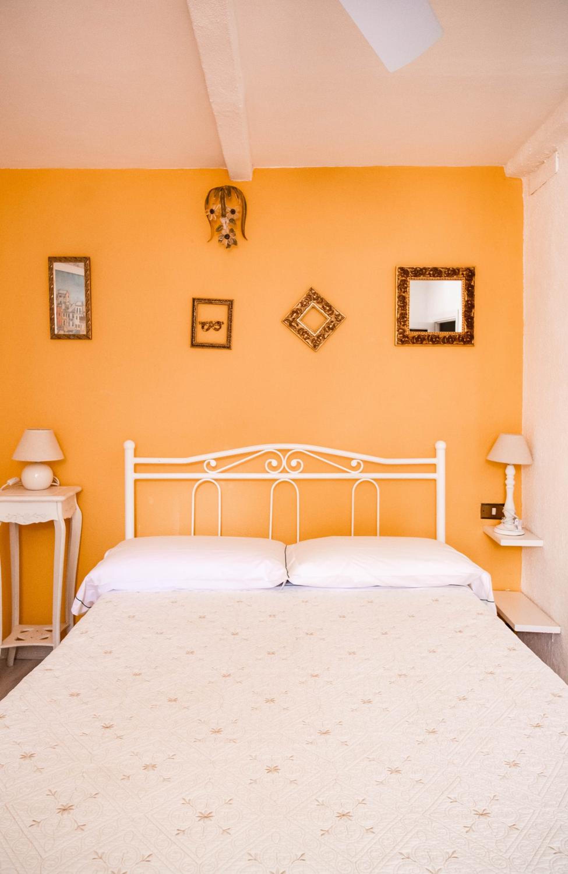 Double or Twin Room with Shower