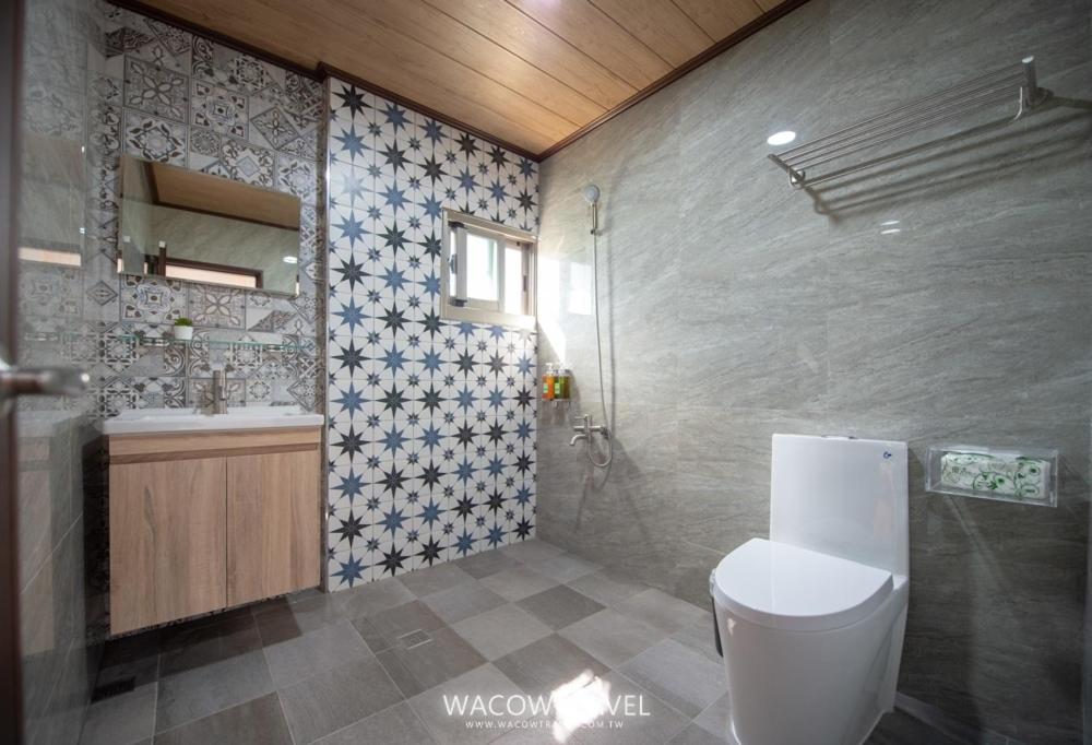 Quadruple Room with Private Bathroom photo 2