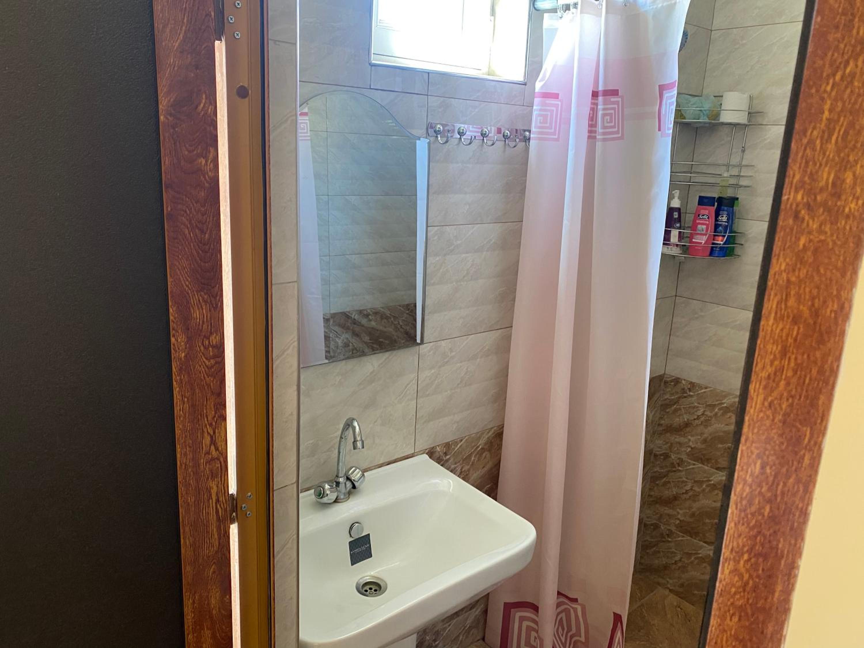 Twin Room with Bathroom photo 2