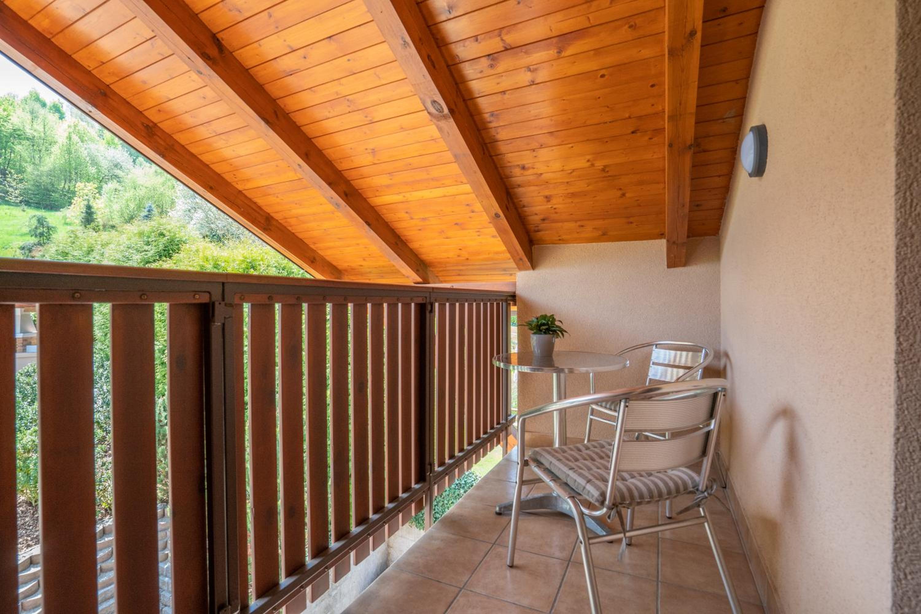 Family Room with Balcony photo 3