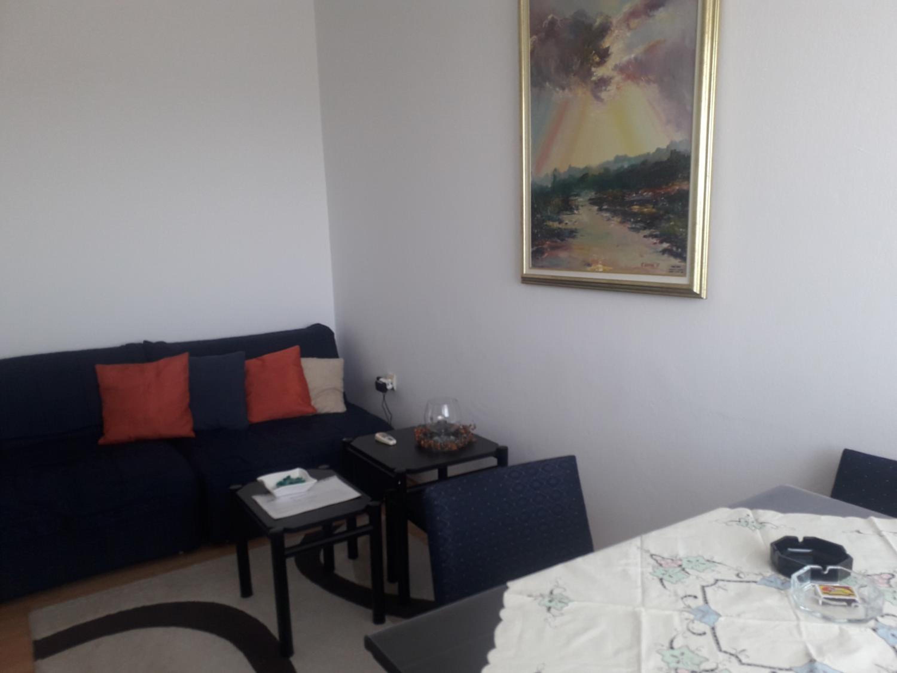 One-Bedroom Apartment photo 3