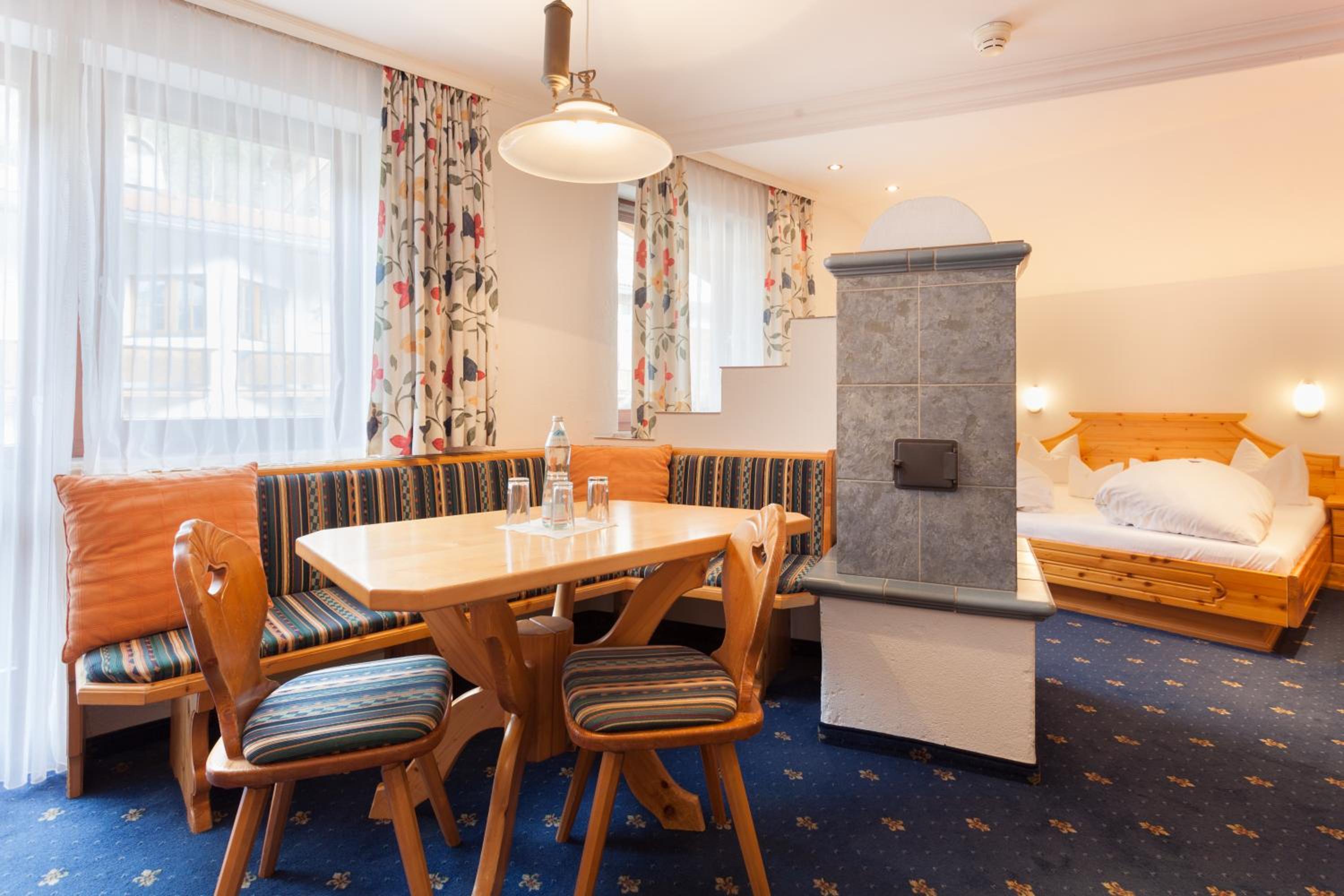 Family Suite with Balcony - Photo 1