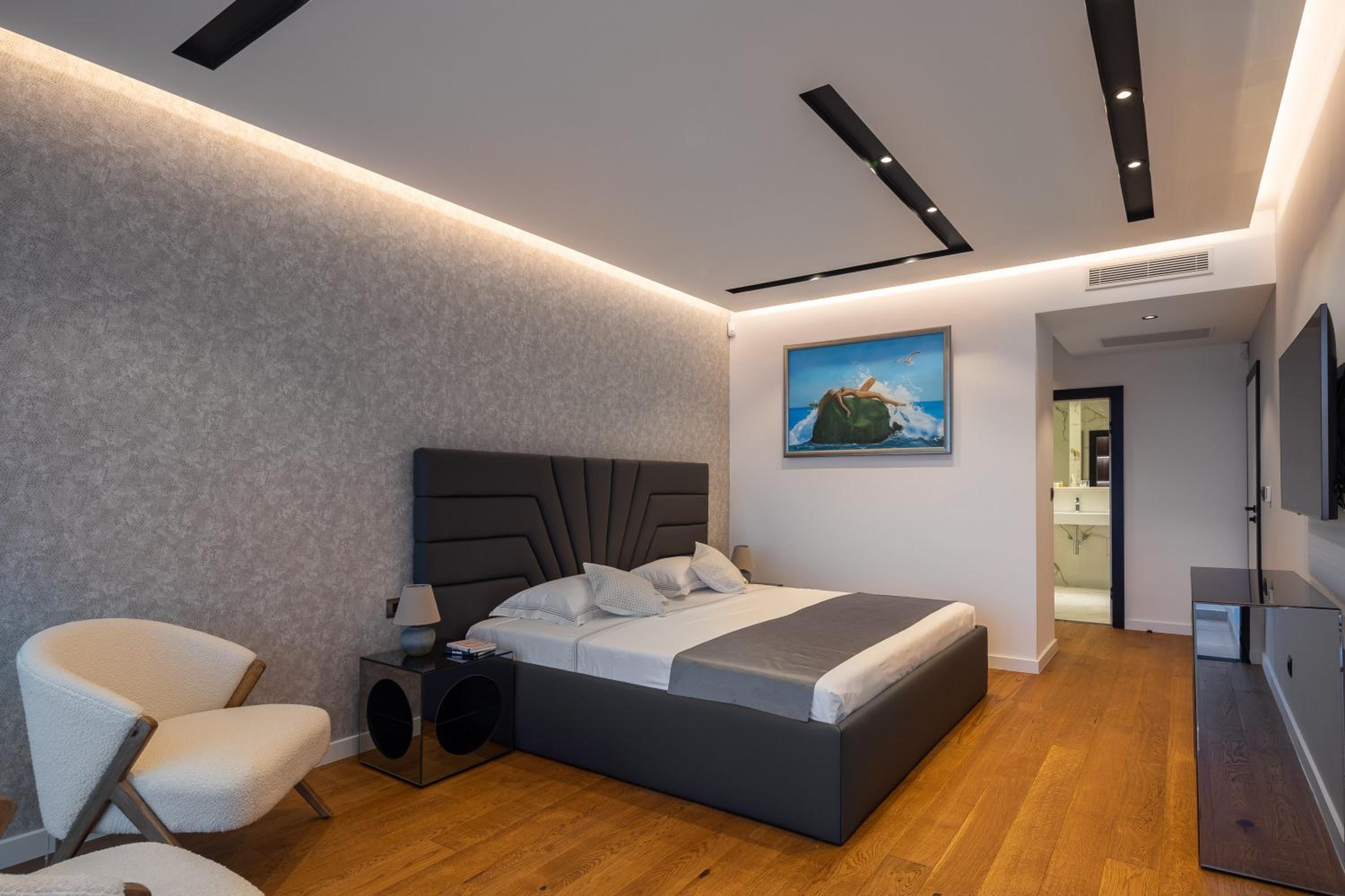 Villa photo 1