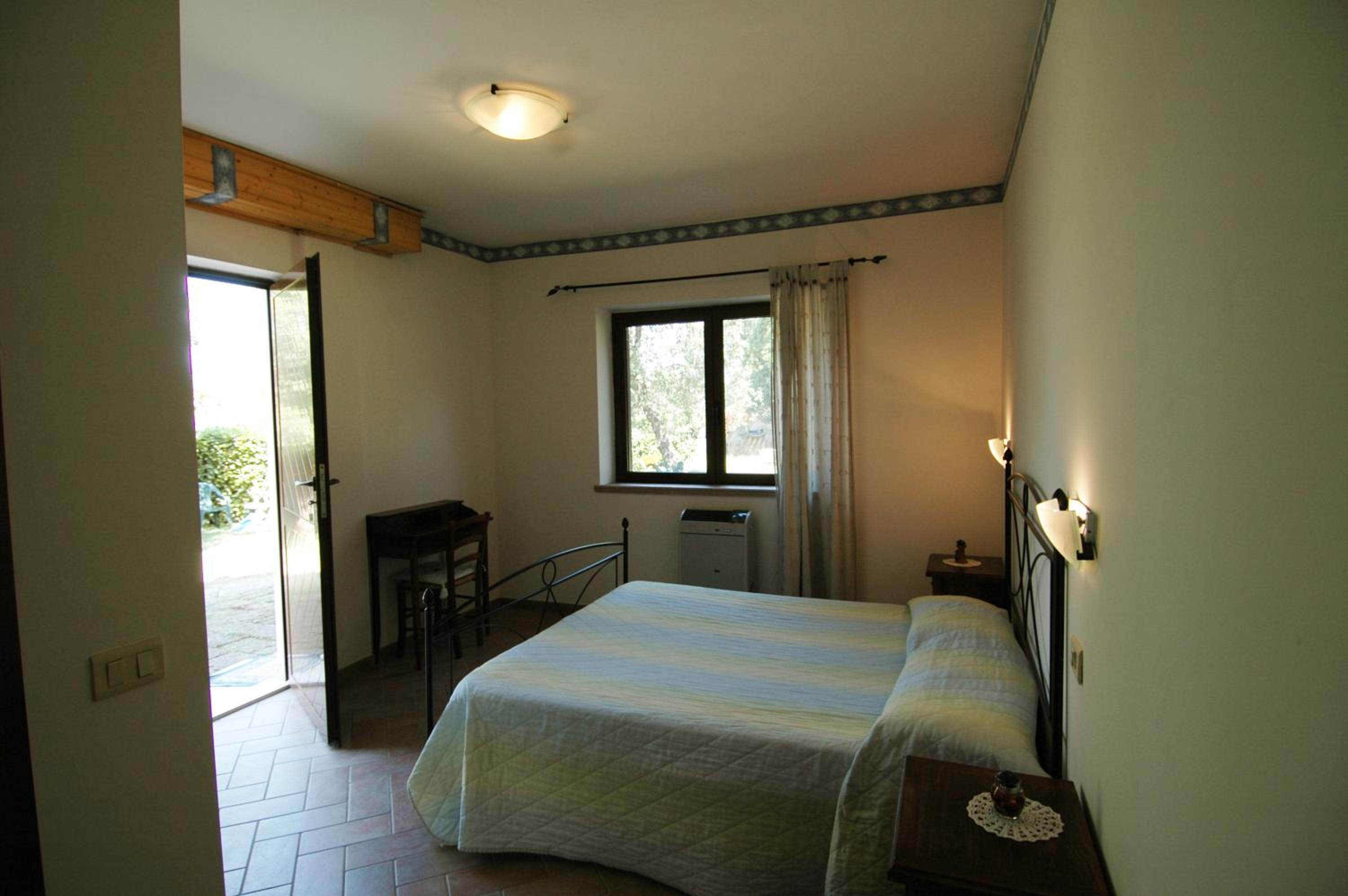 Double Room - Photo 3