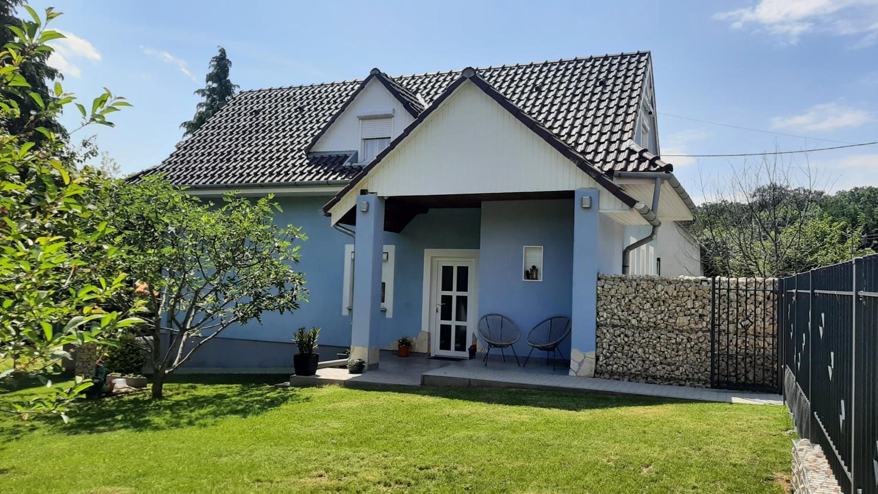 Two-Bedroom House photo 2